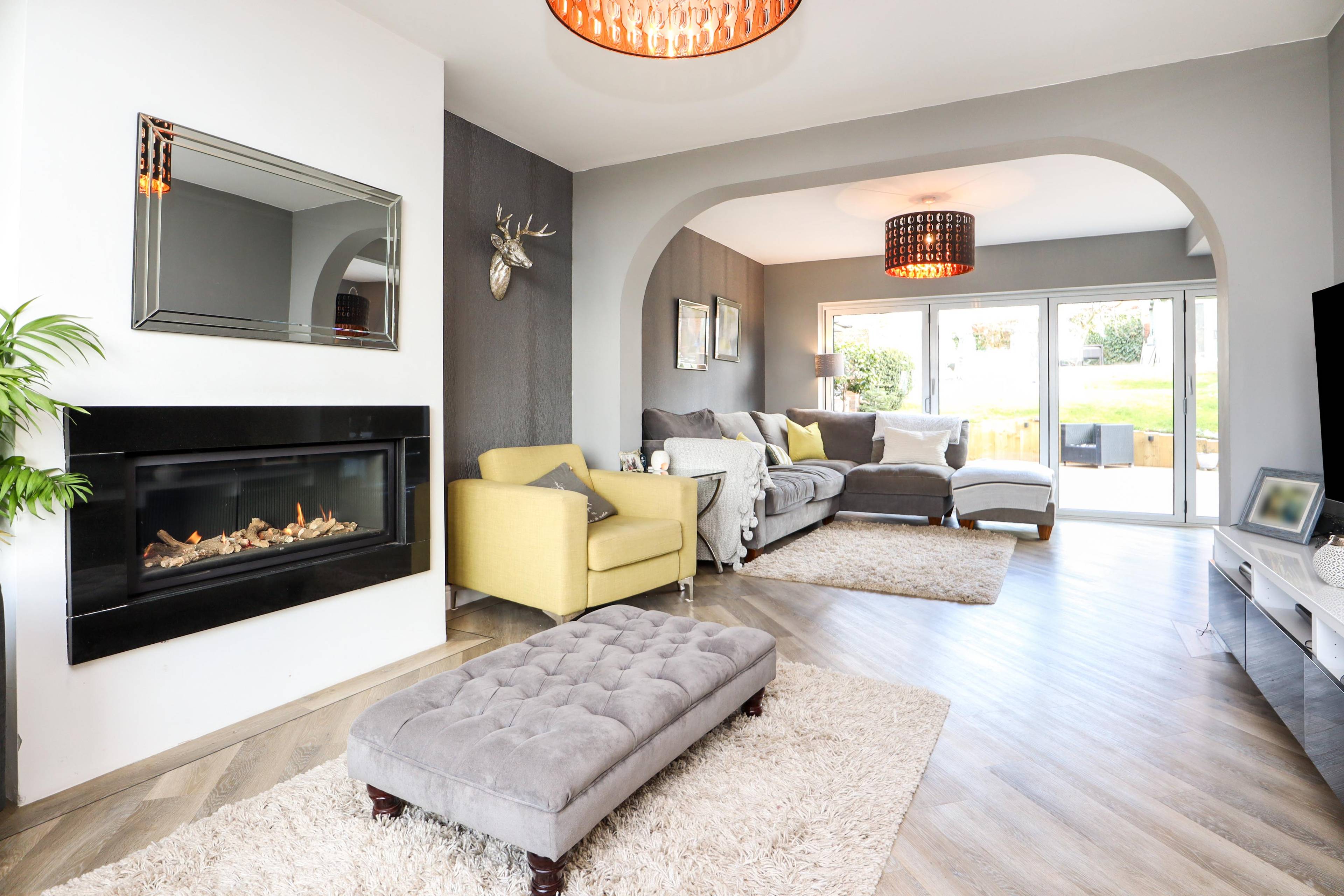 Lounge/Dining Room