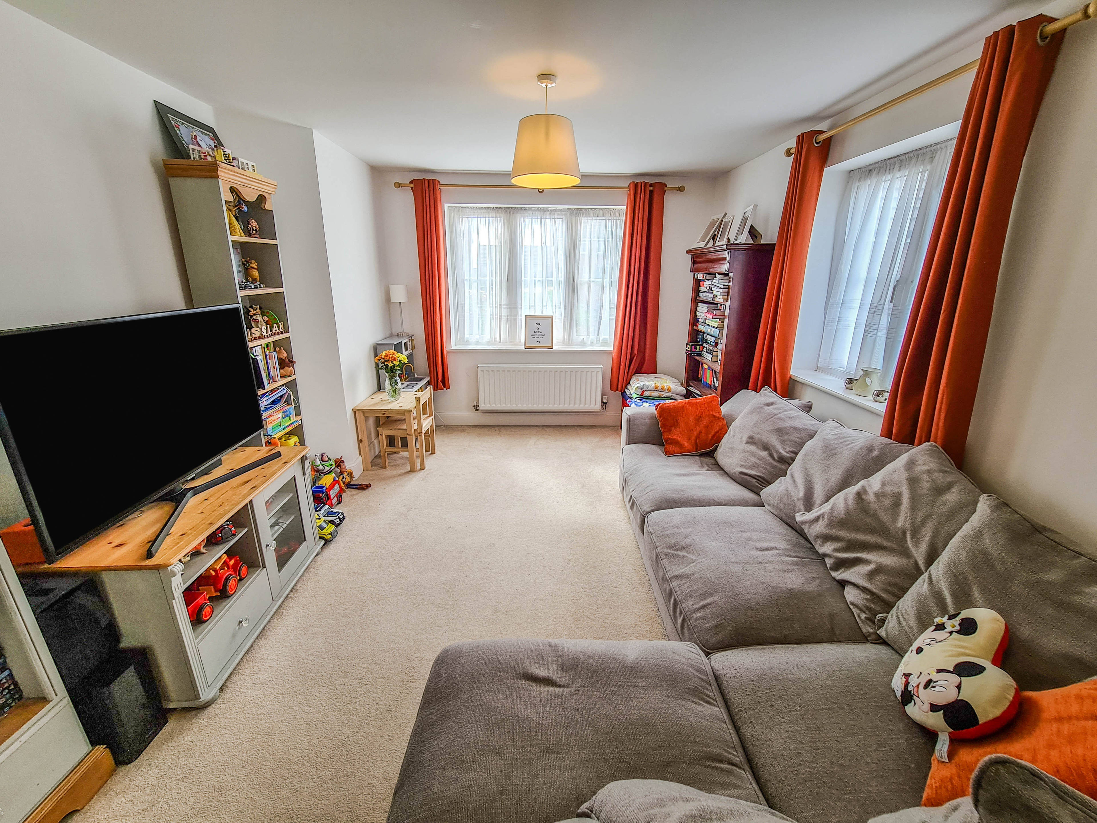 Lounge / Kitchen