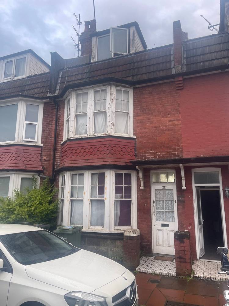 5 bedroom terraced house