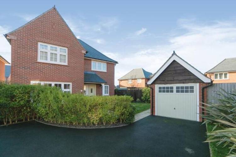 4 bedroom detached house