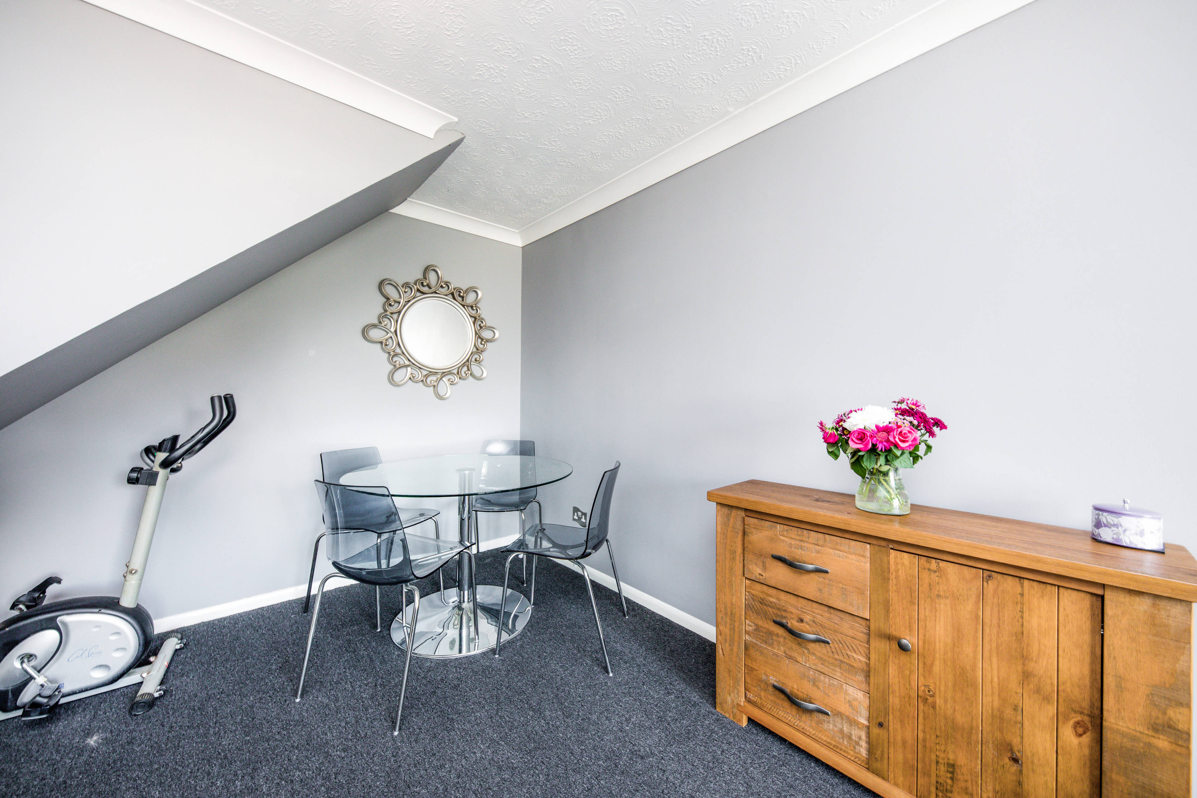 Lounge/Dining Room