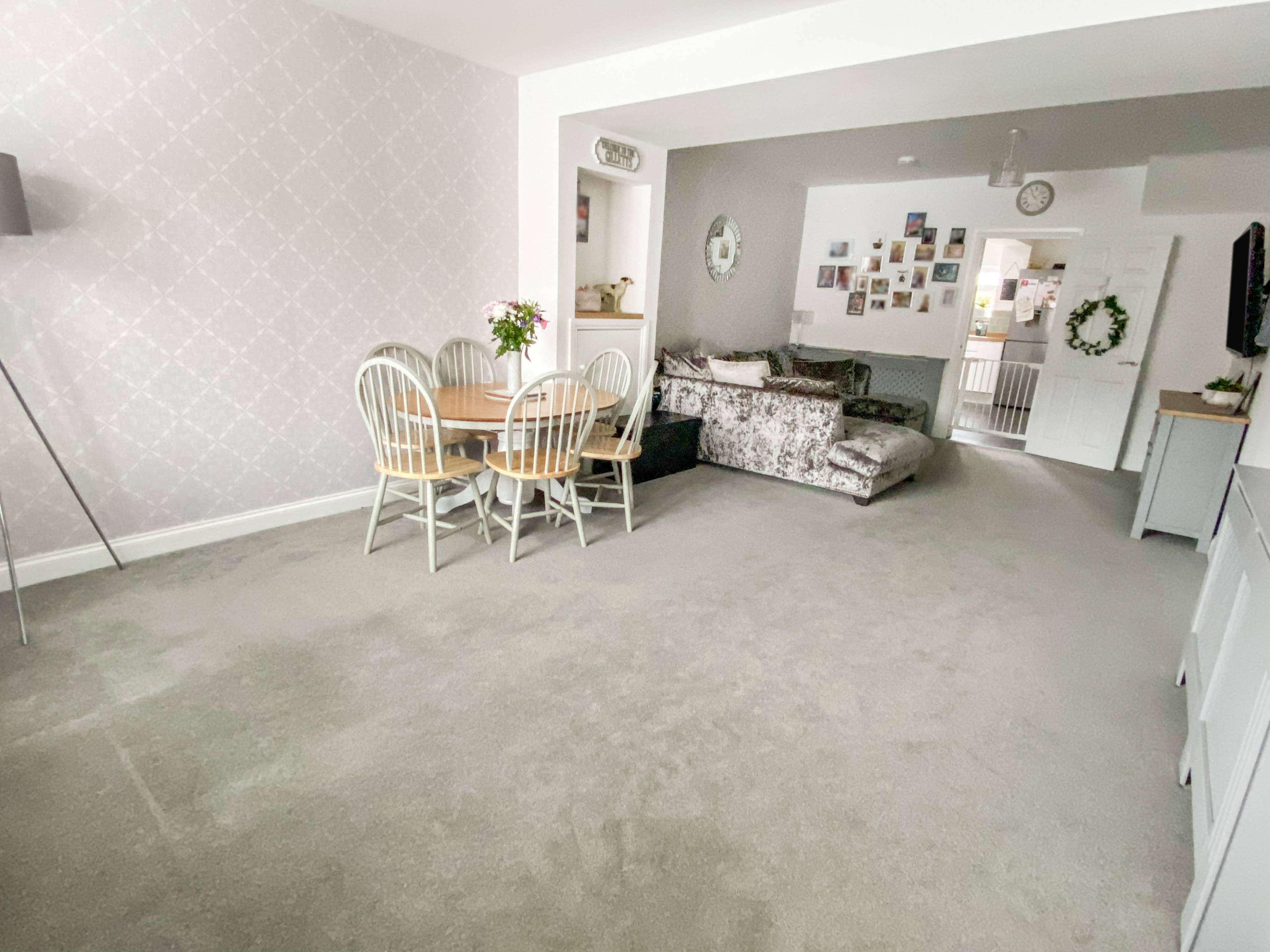Lounge/Dining Room