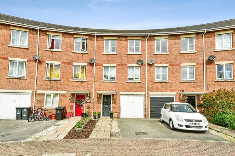 4 bedroom town house