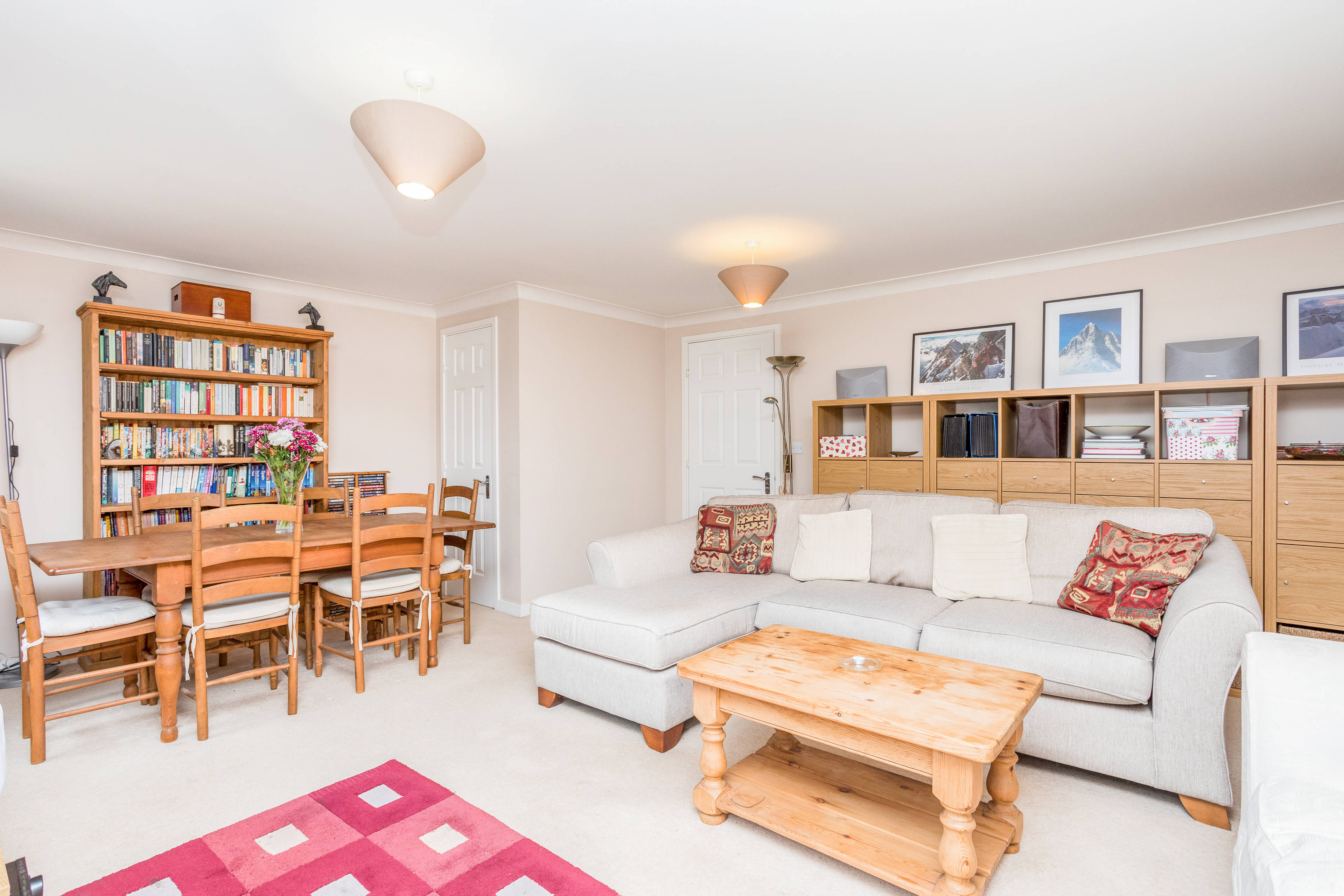 Lounge/Dining Room