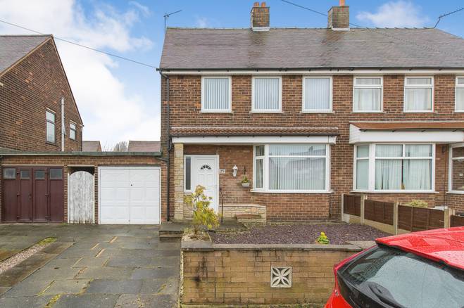 3 bedroom semi-detached house for sale in Leadale Green, Leyland, PR25 1GQ