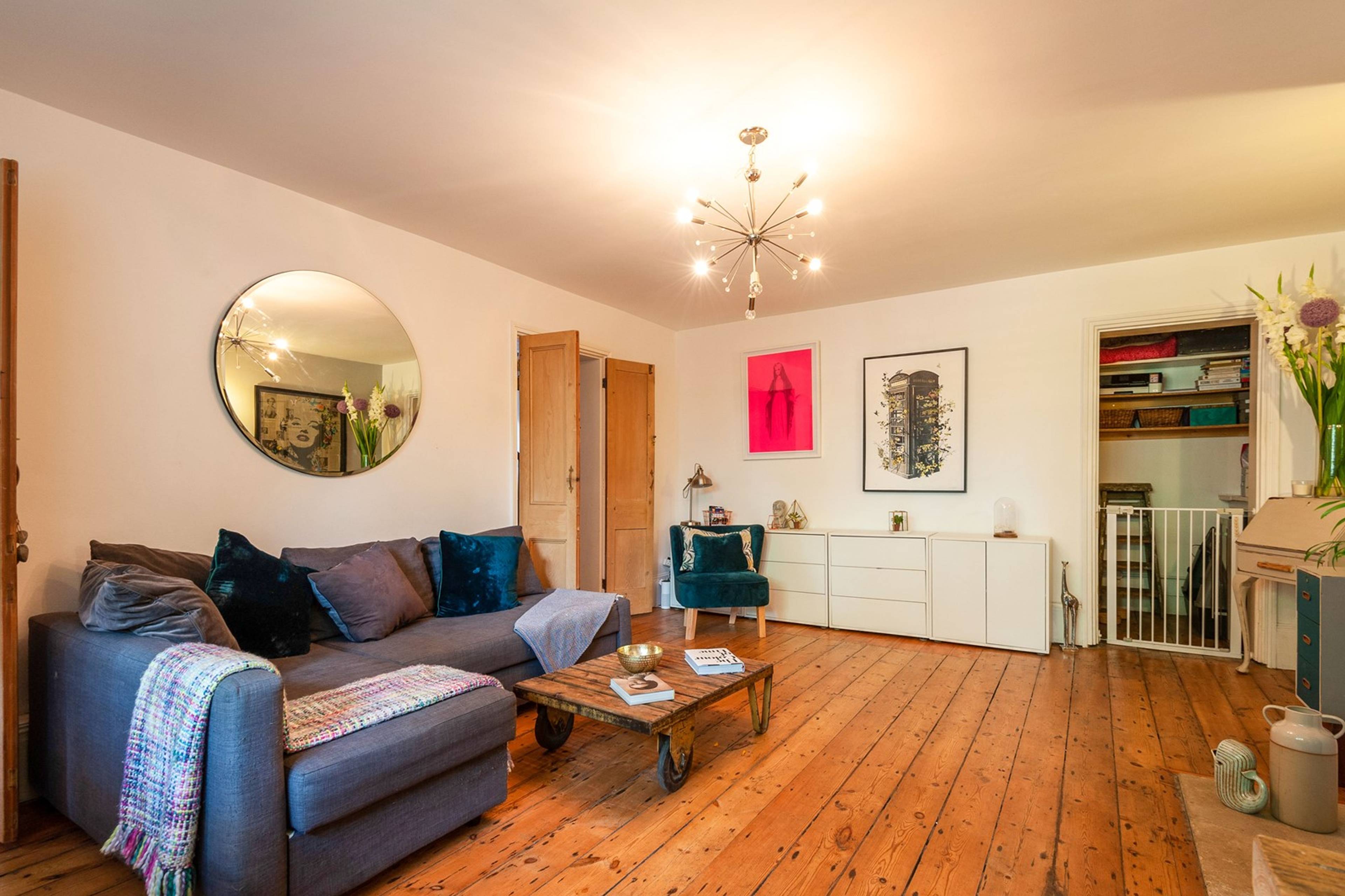 Lounge/Dining Room