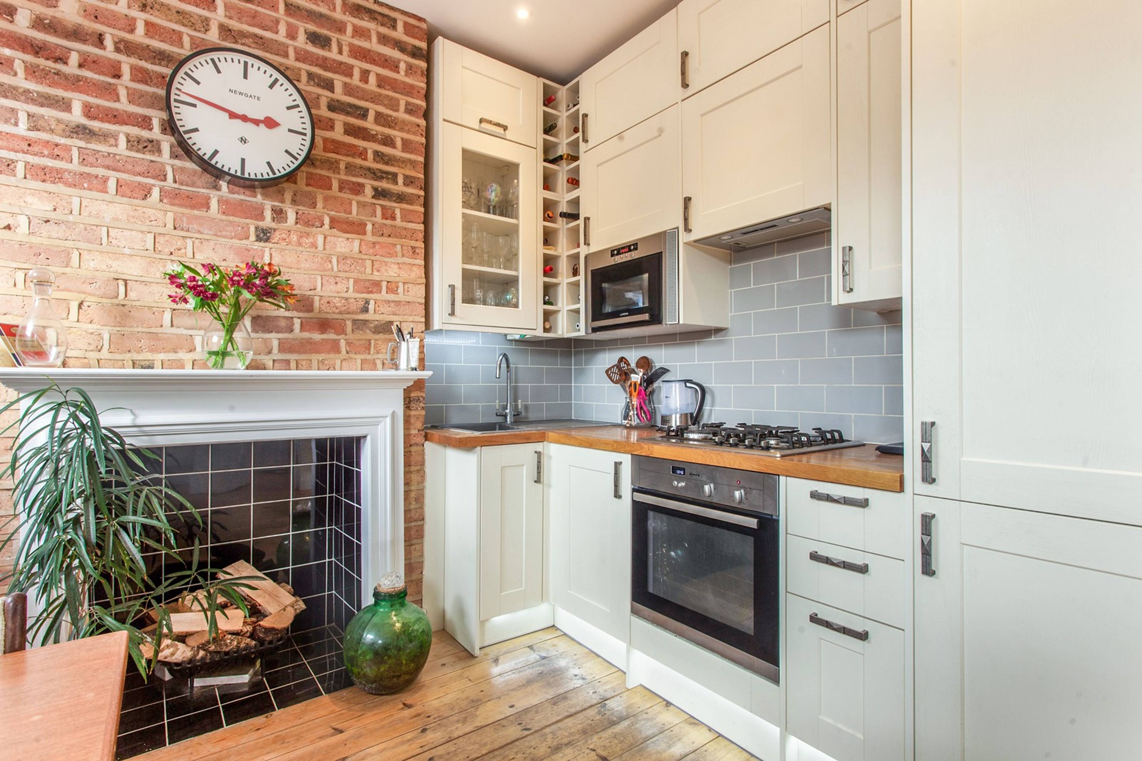 Lounge / Kitchen
