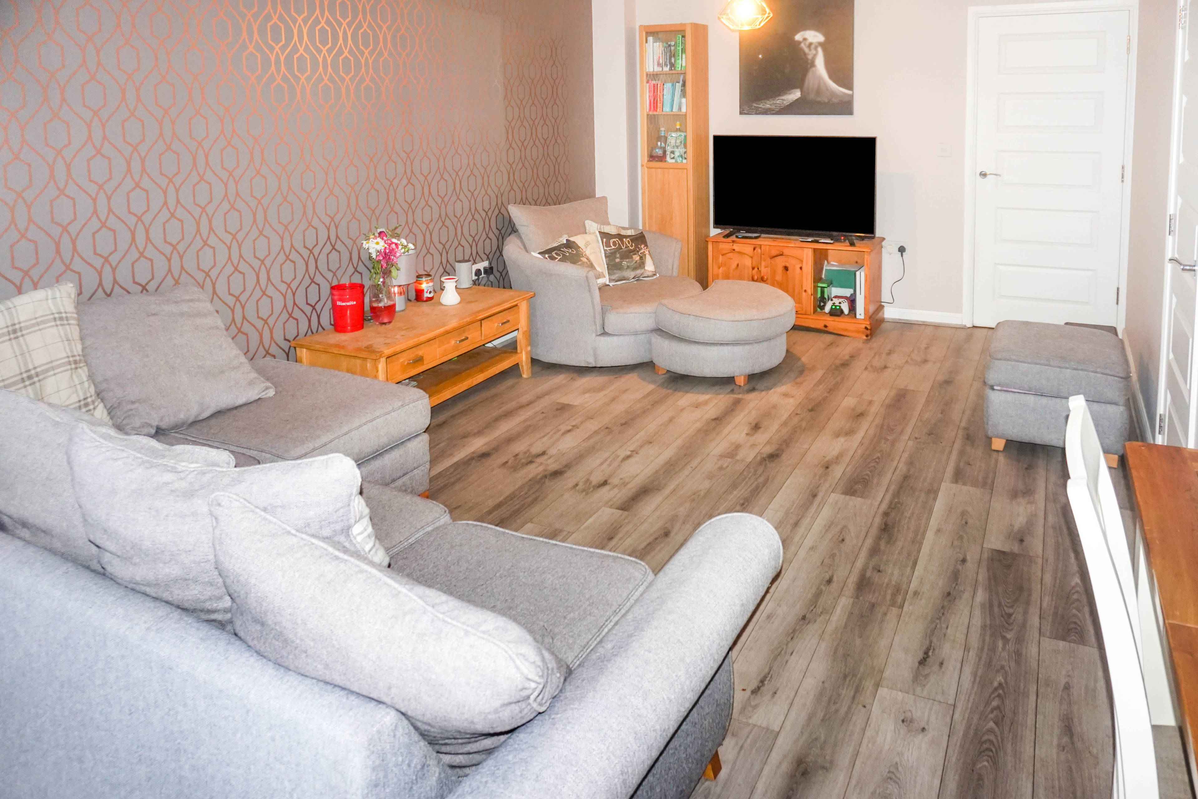 Lounge/Dining Room