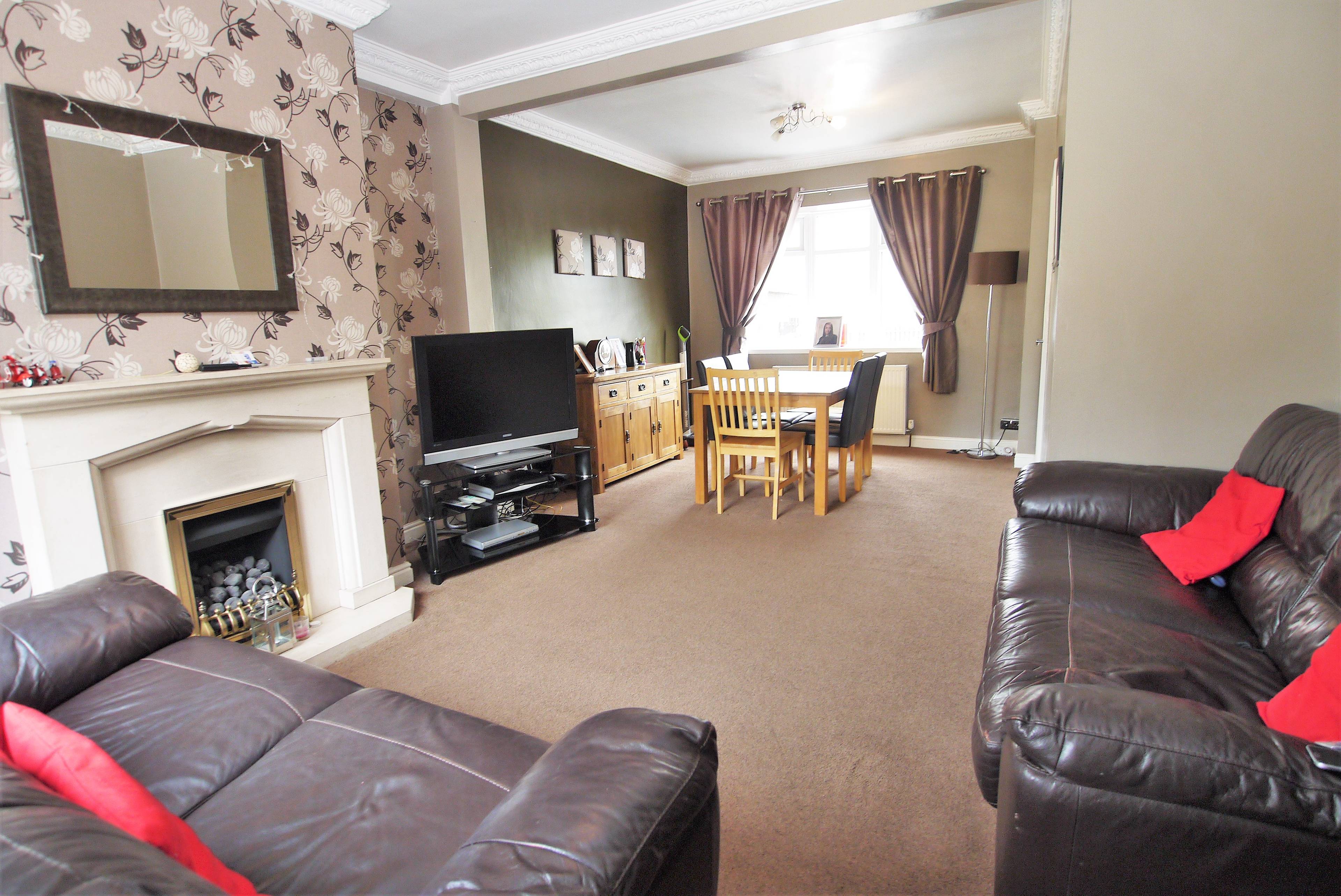 Lounge/Dining Room