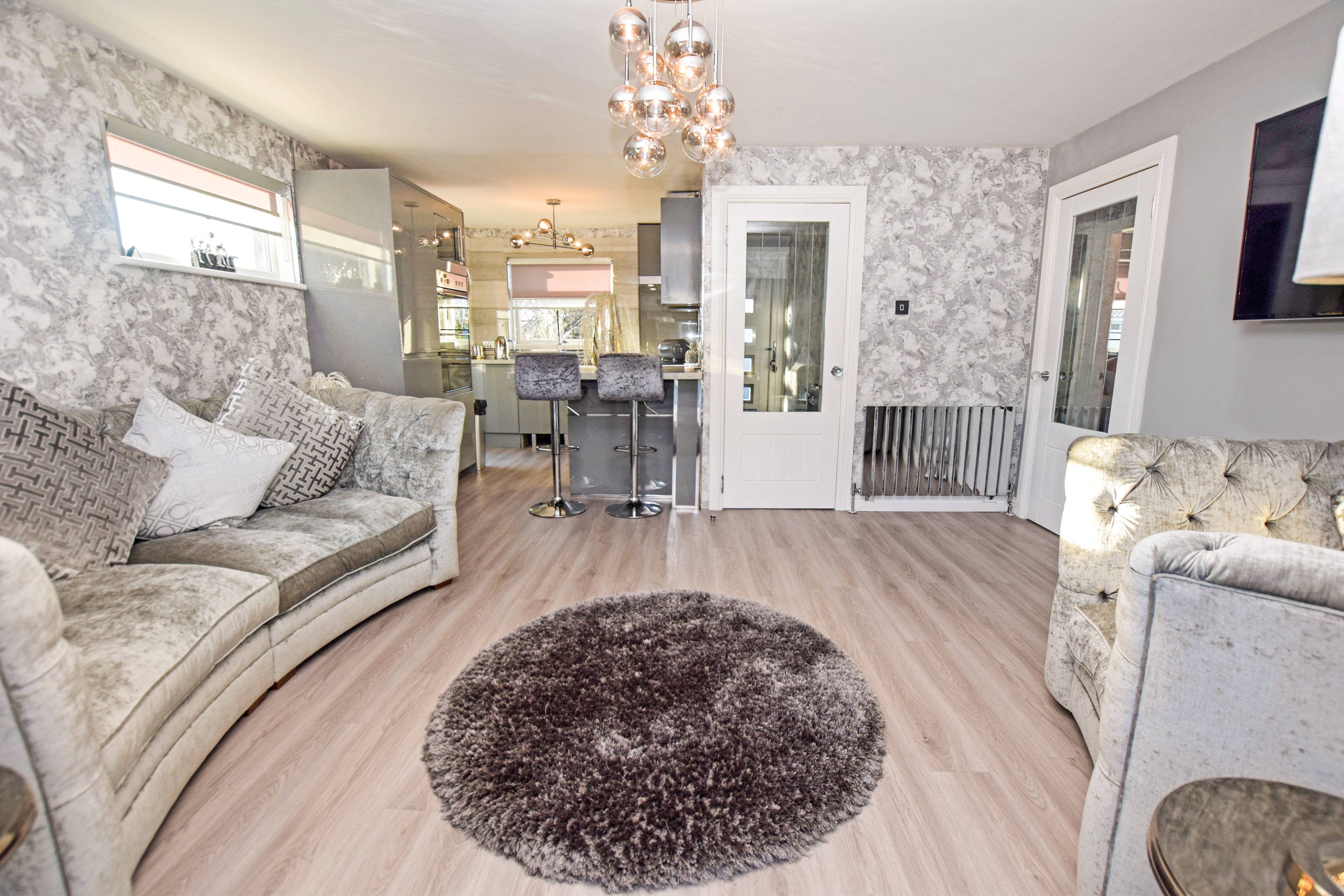 Lounge / Kitchen