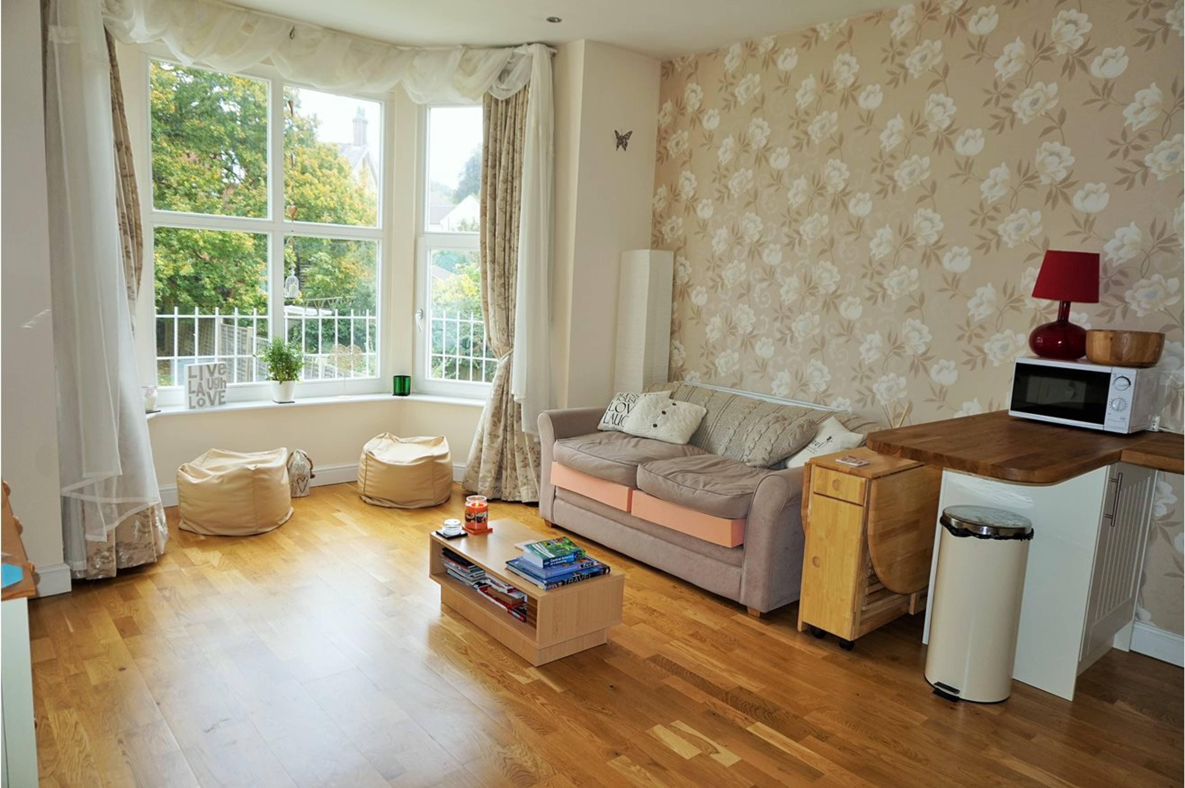 Lounge / Kitchen