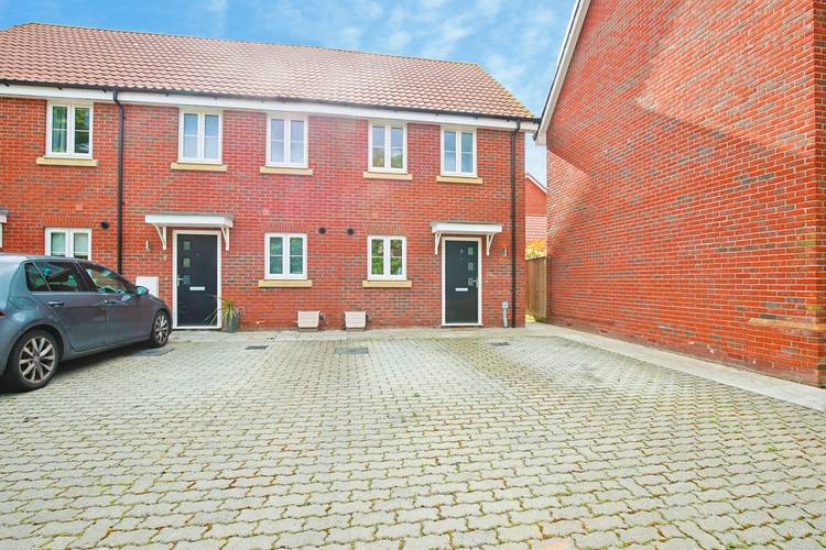 2 bedroom semi-detached house