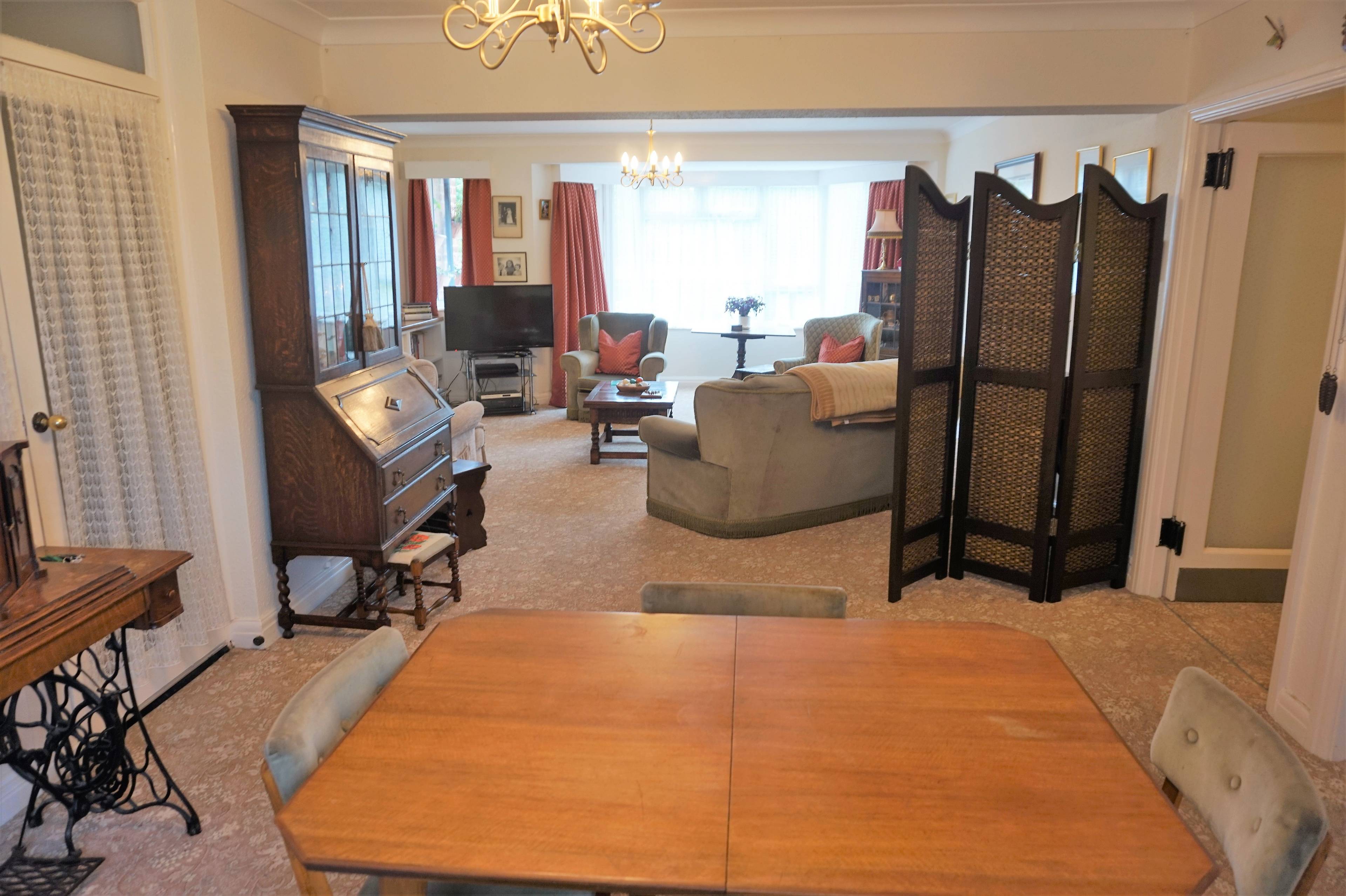 Lounge/Dining Room