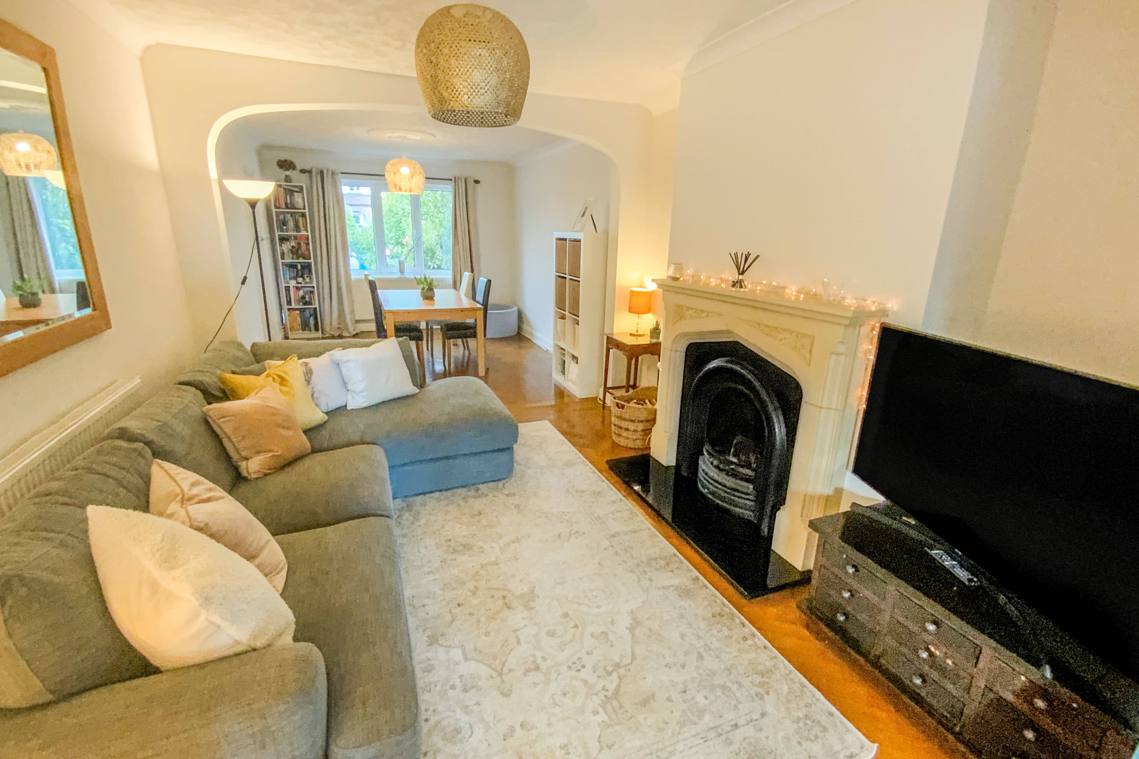 Lounge/Dining Room