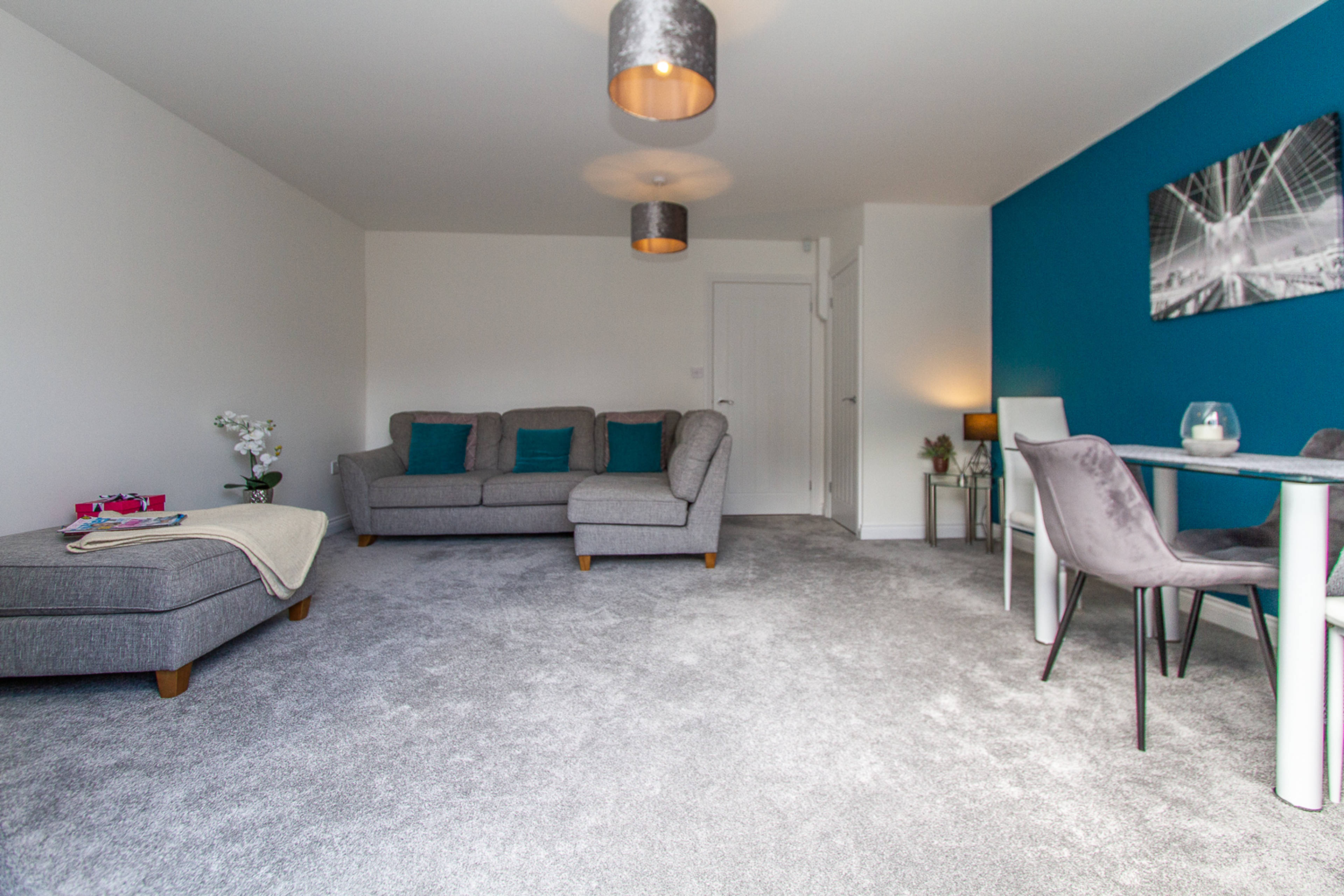 Lounge/Dining Room