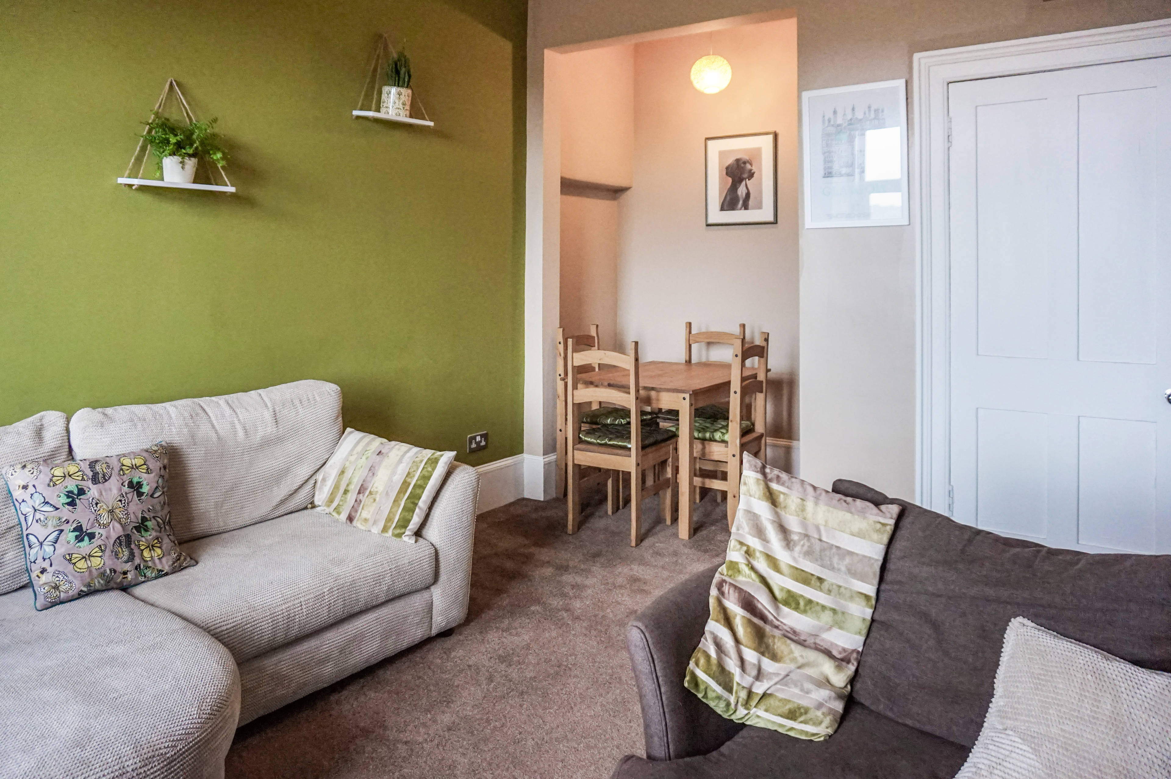 Lounge/Dining Room