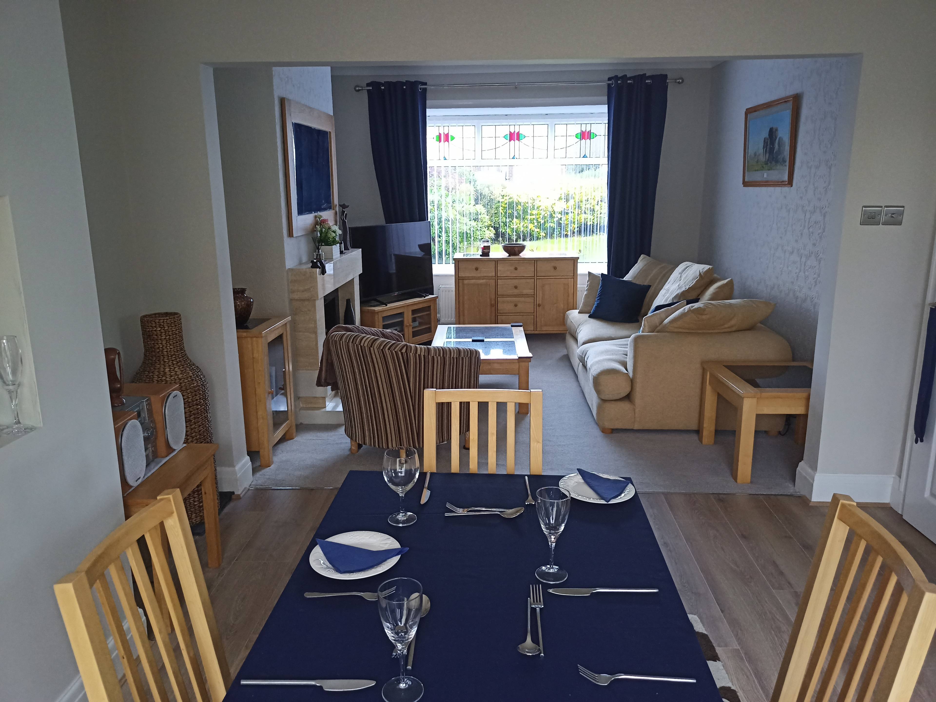 Lounge/Dining Room