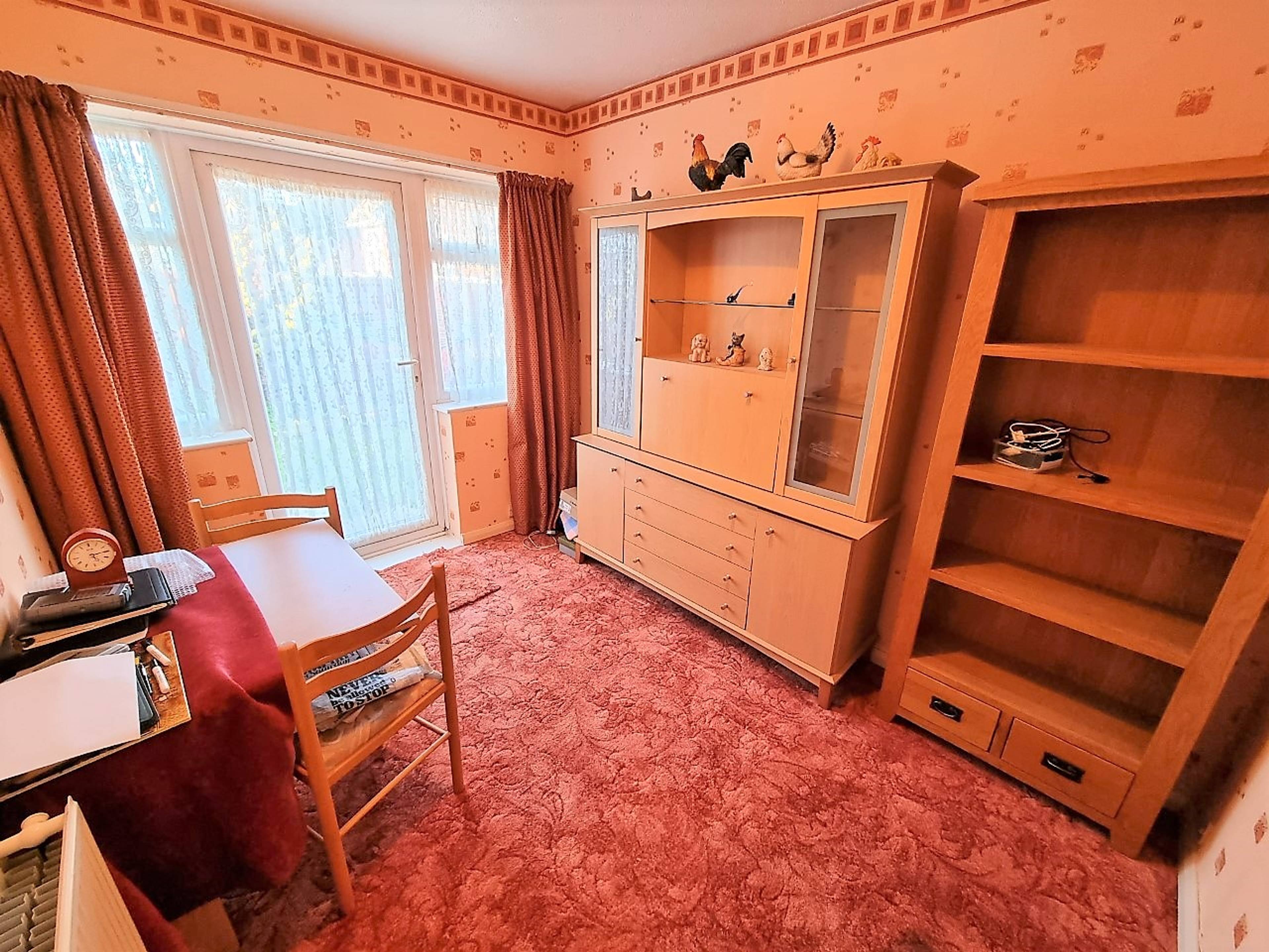 Bed 3 / Dining Room