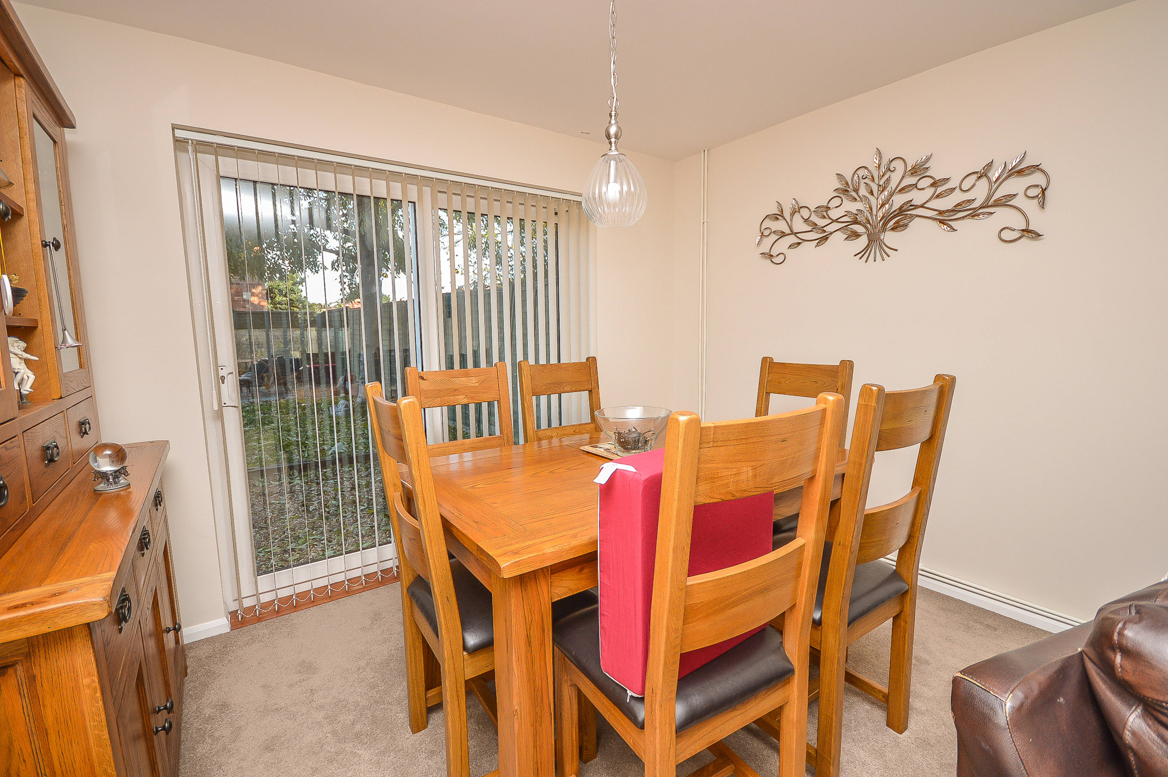 Lounge/Dining Room