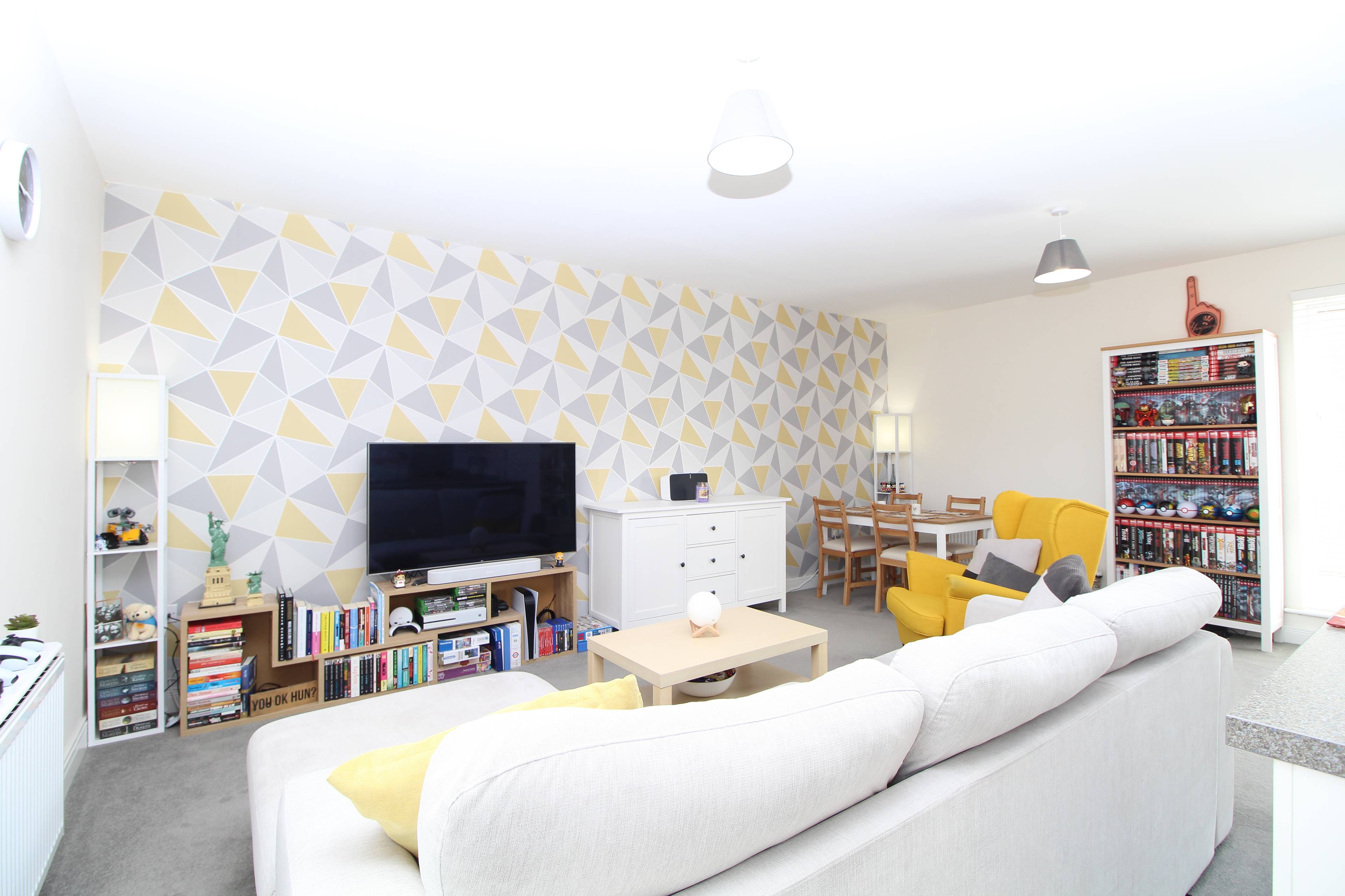 Lounge / Kitchen