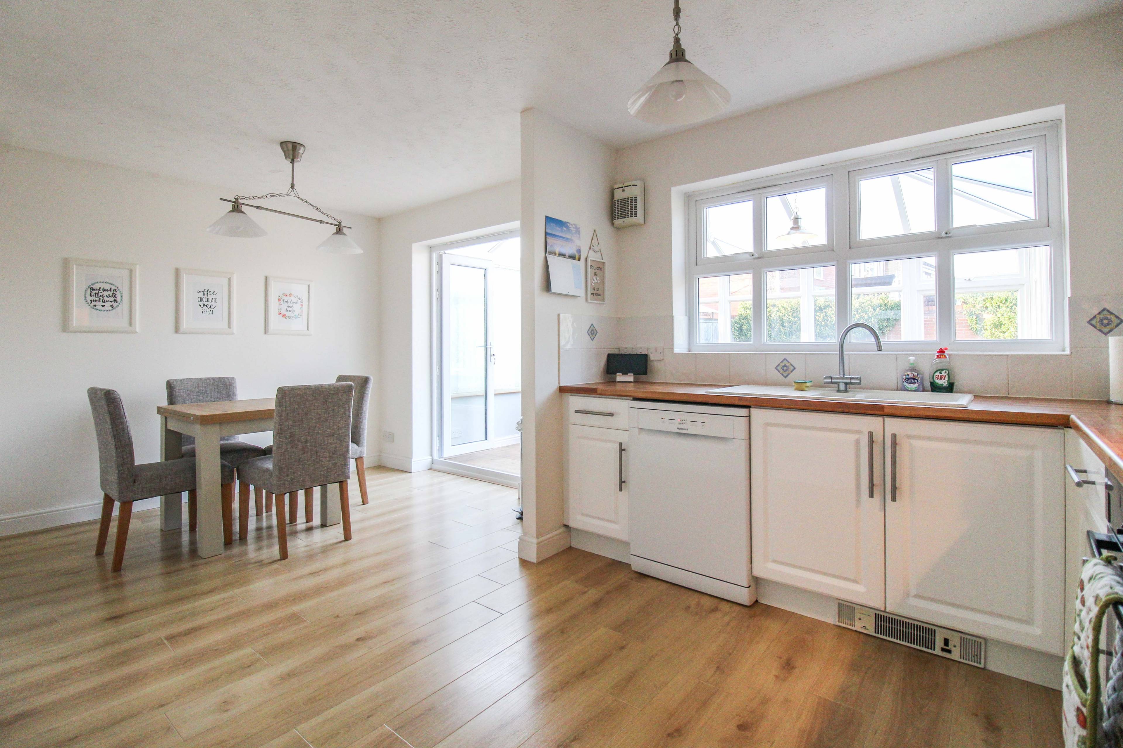 Kitchen/Dining Room