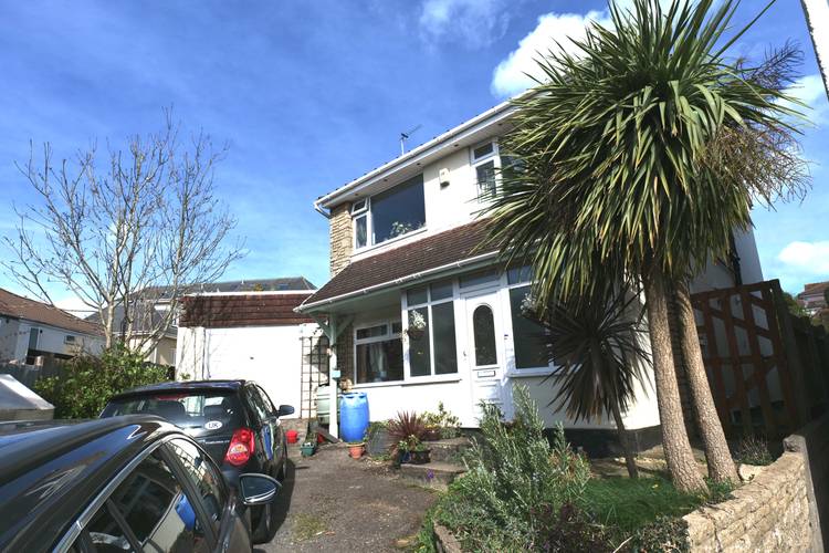 4 bedroom detached house