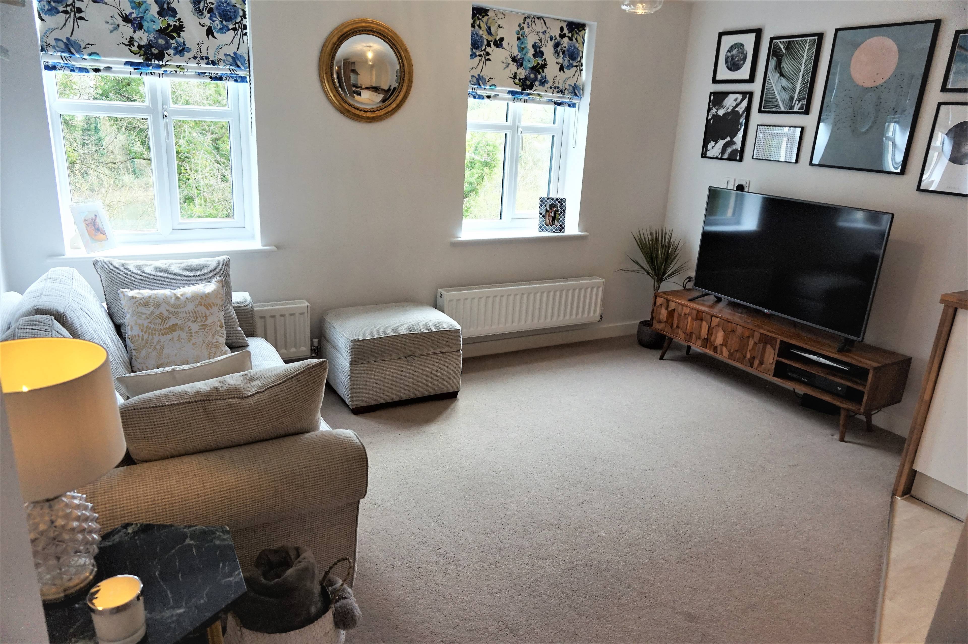 Lounge / Kitchen