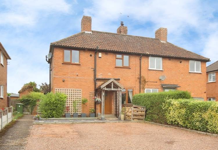 2 bedroom semi-detached house