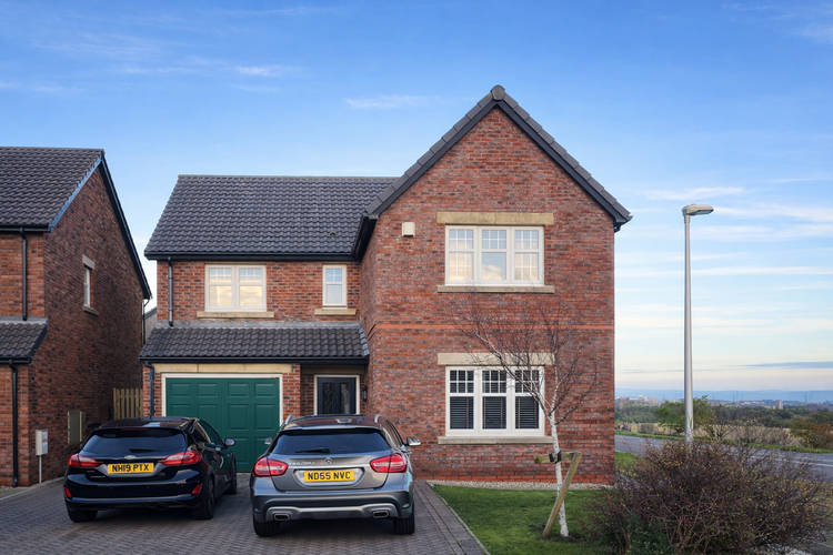 4 bedroom detached house