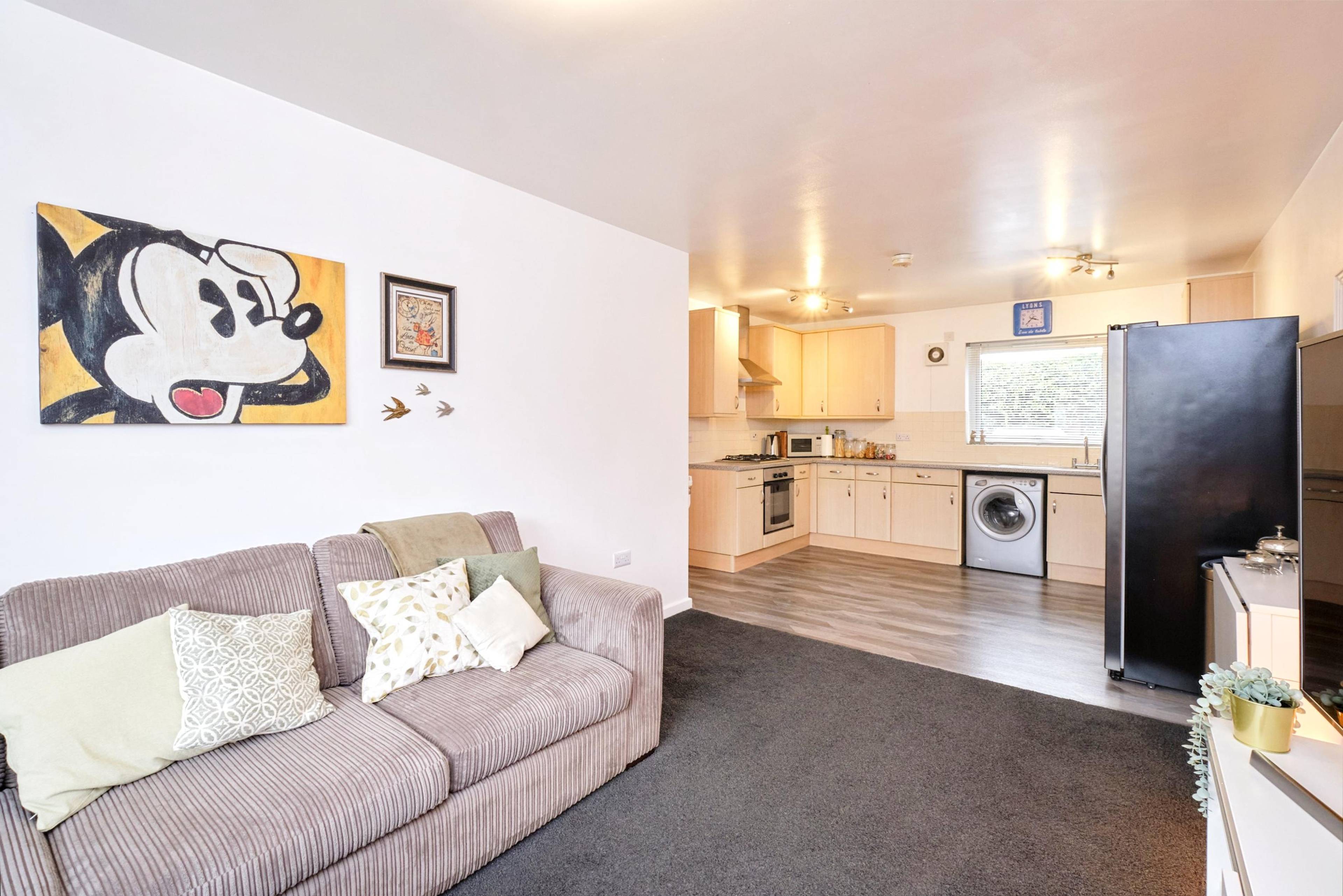 Lounge / Kitchen