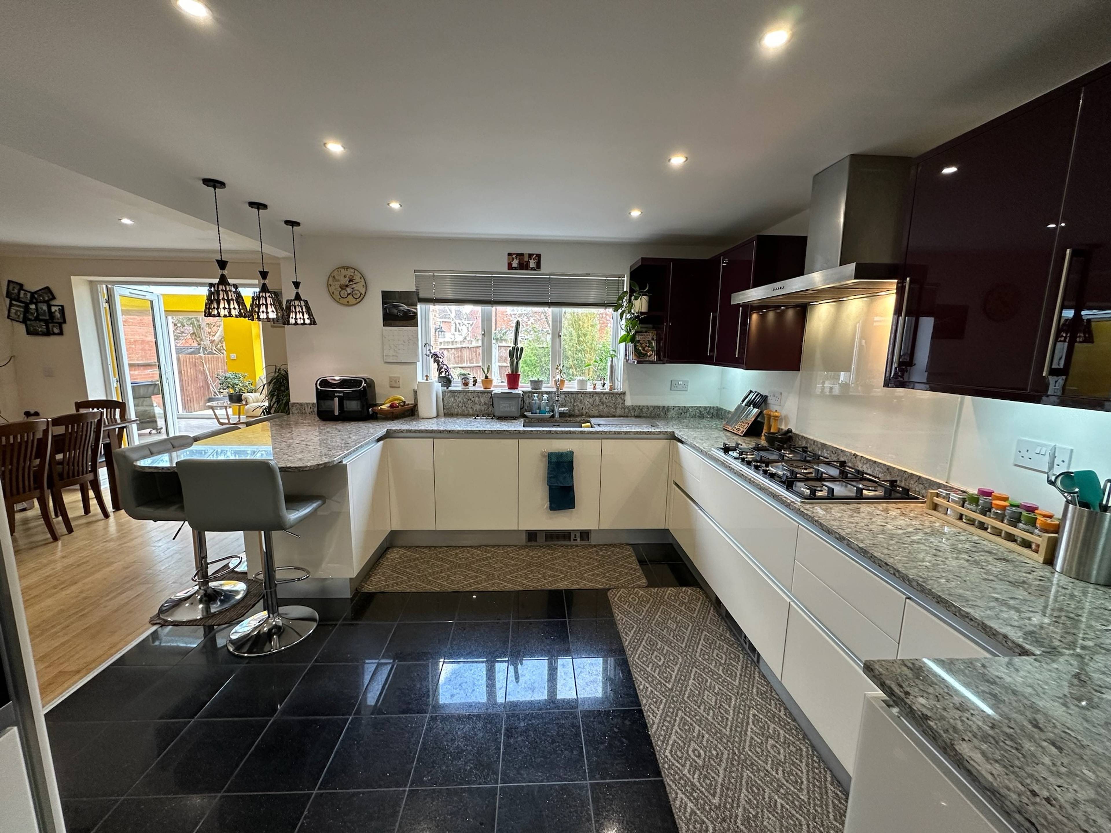 Kitchen/Breakfast