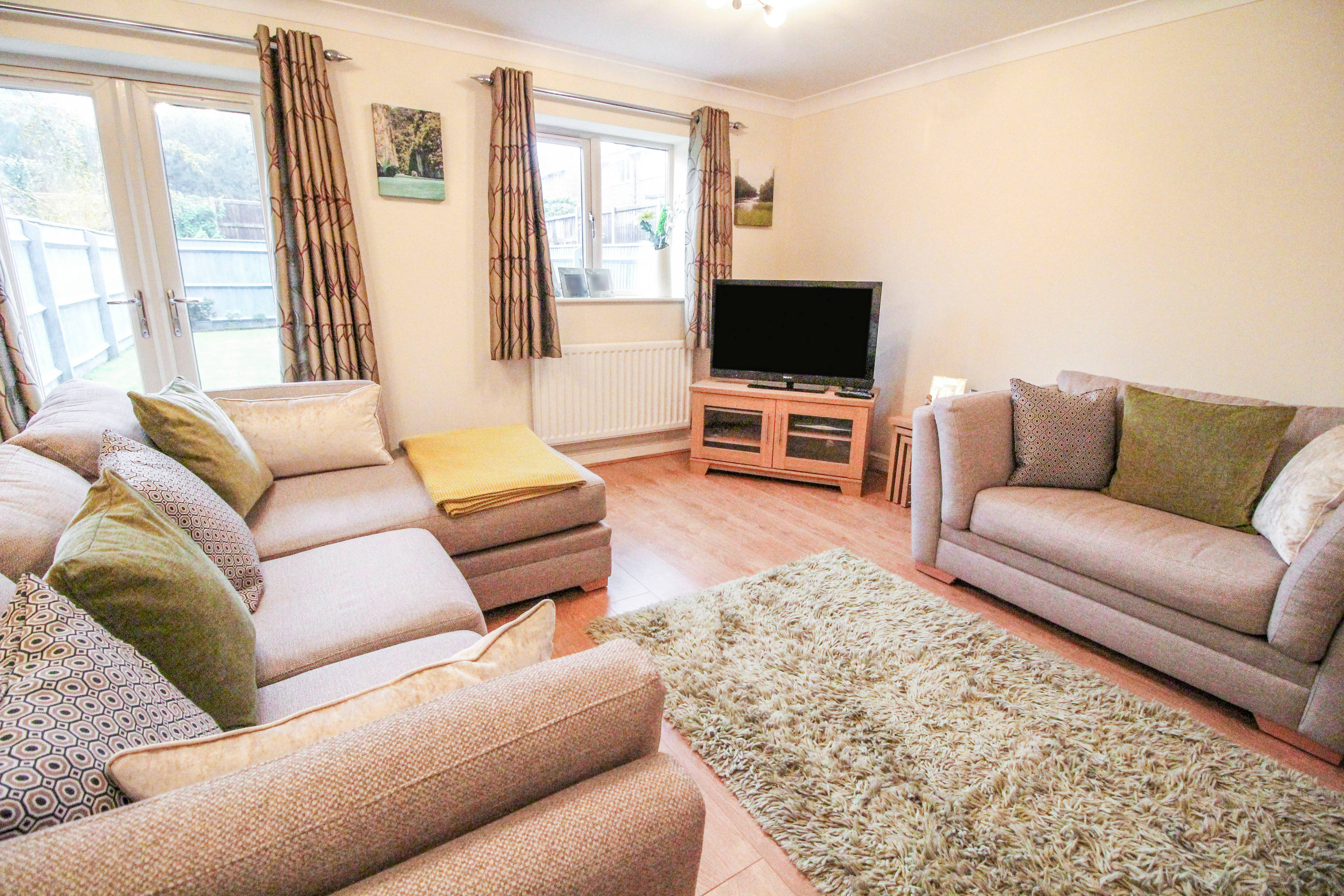 Lounge/Dining Room