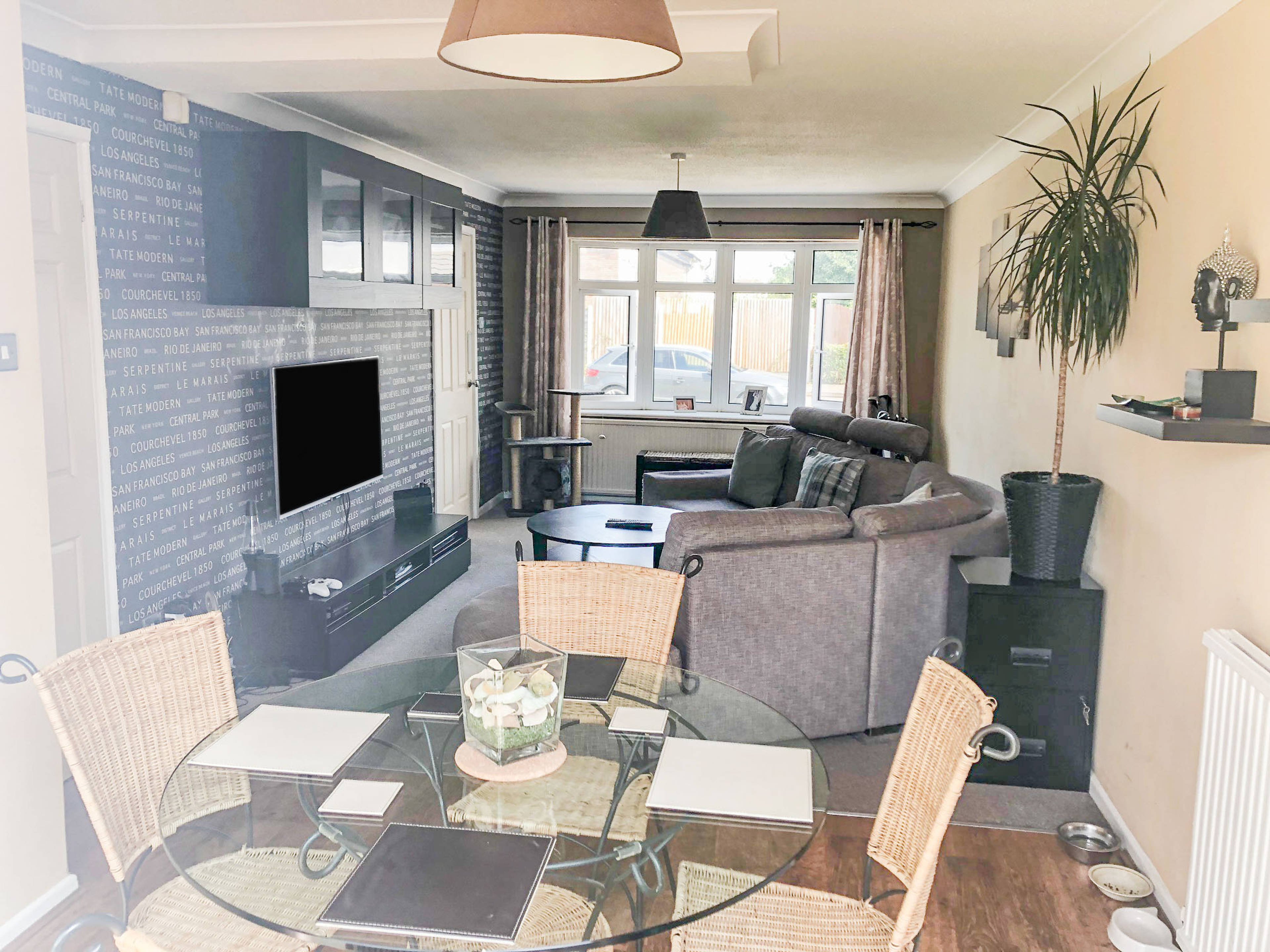Lounge/Dining Room