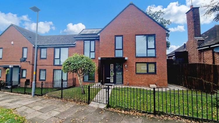 2 bedroom semi-detached house
