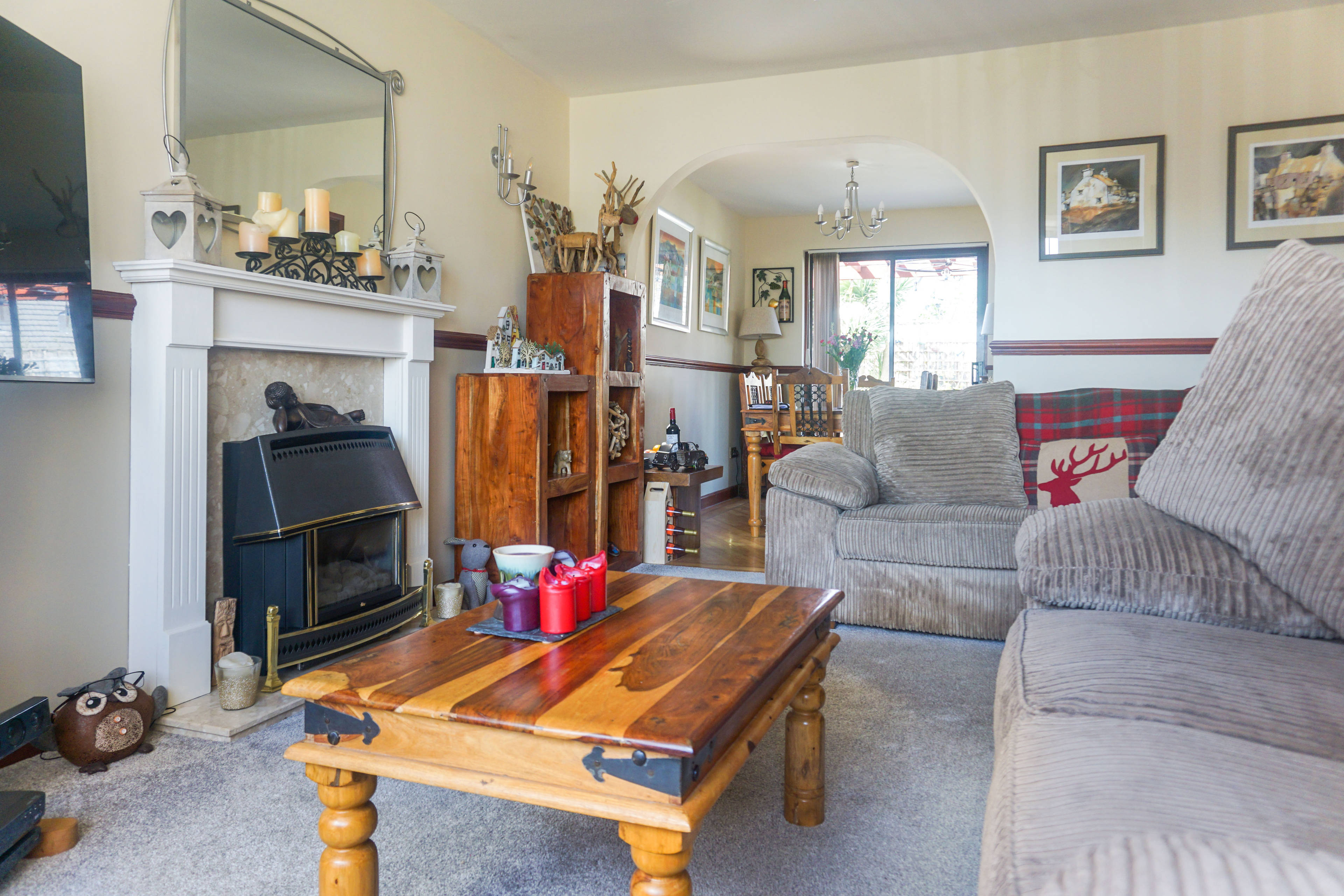 Lounge/Dining Room