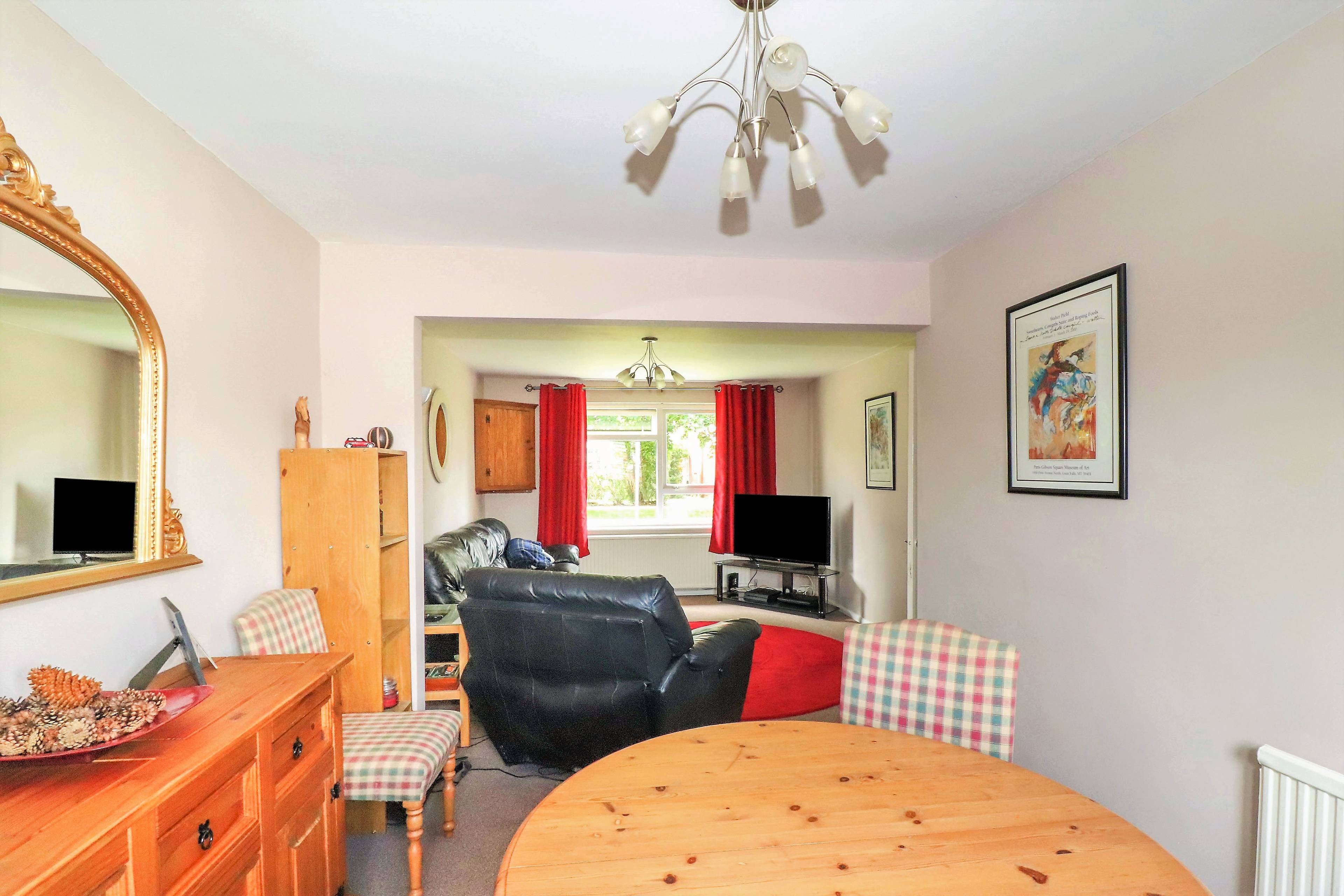 Lounge/Dining Room