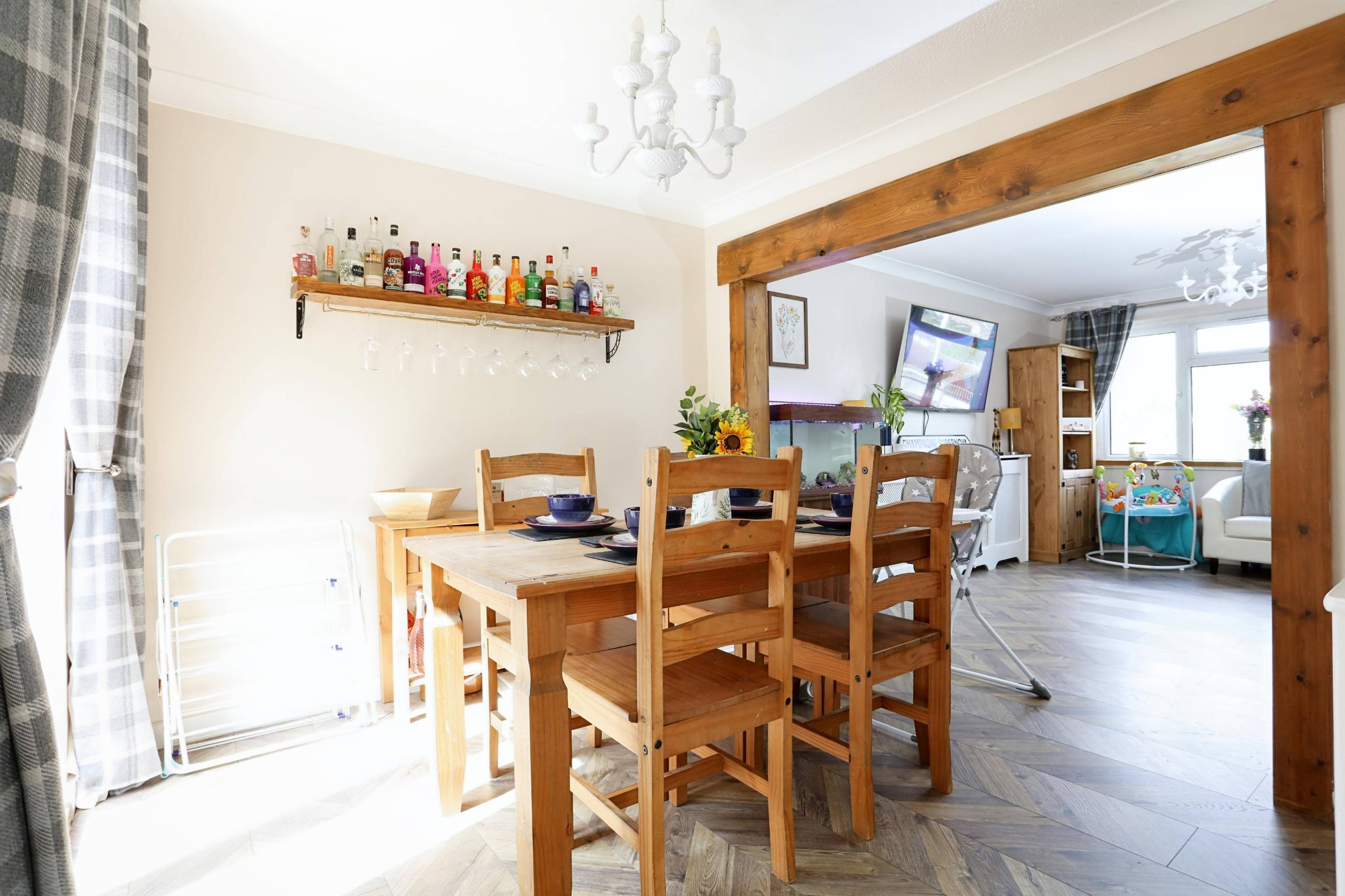 Lounge/Dining Room