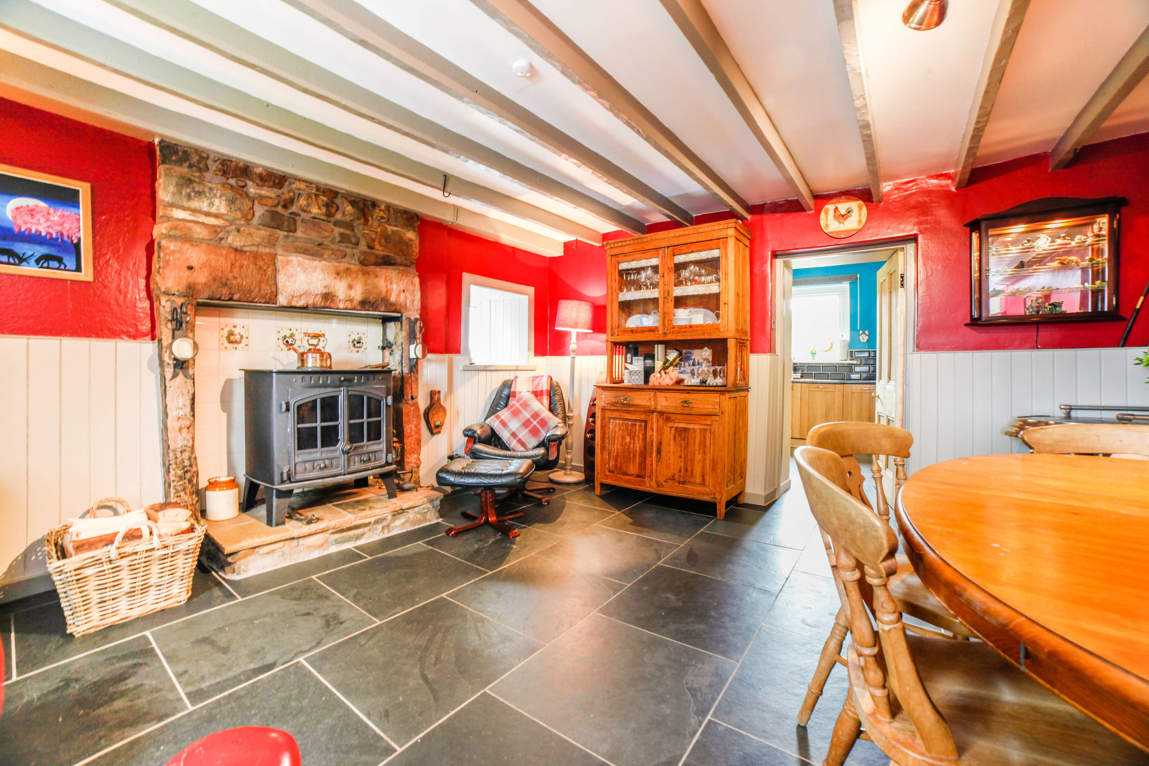 Lounge/Dining Room