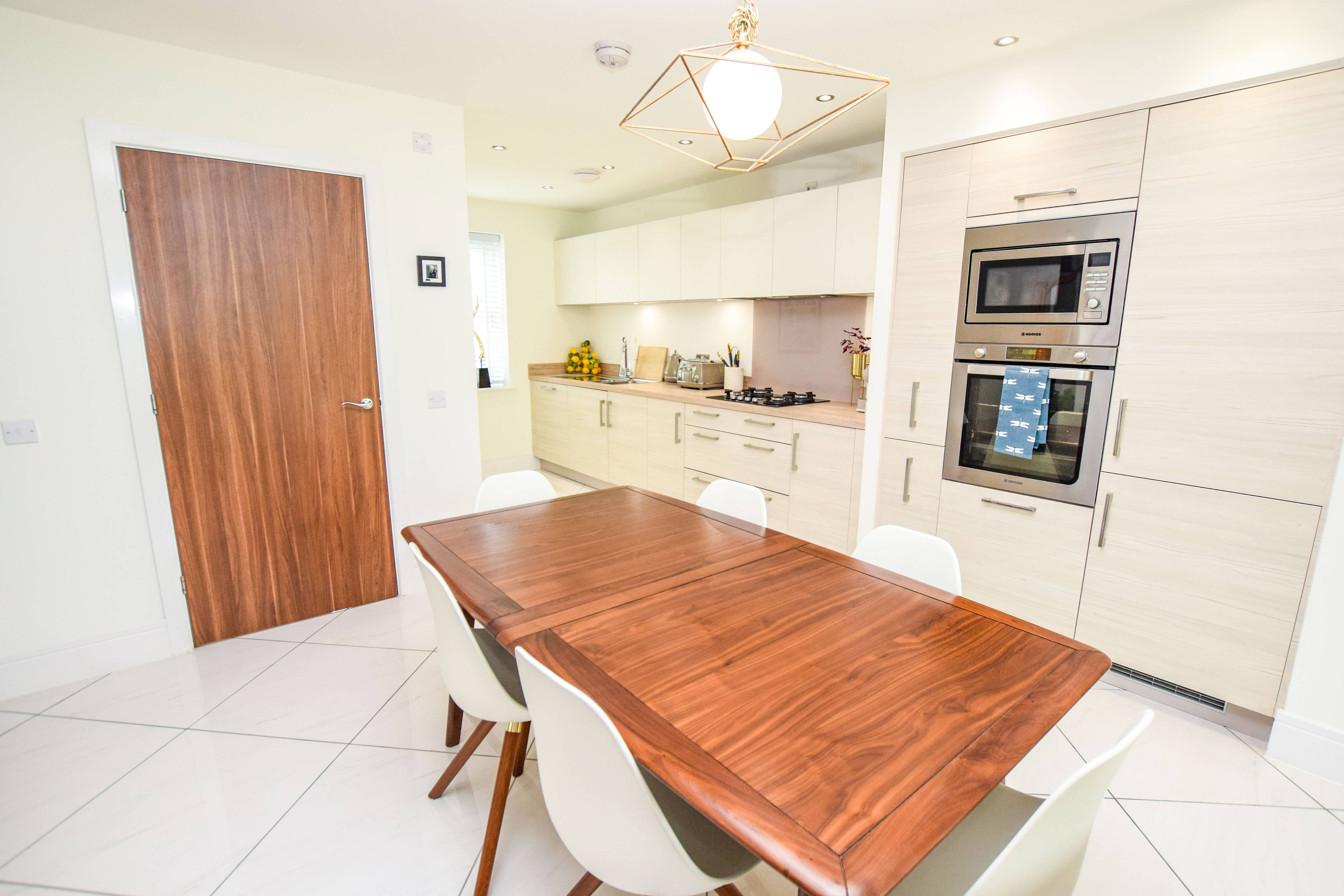 Lounge / Kitchen