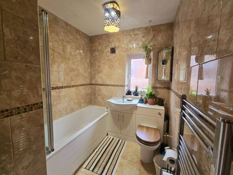 3 bedroom semi-detached house