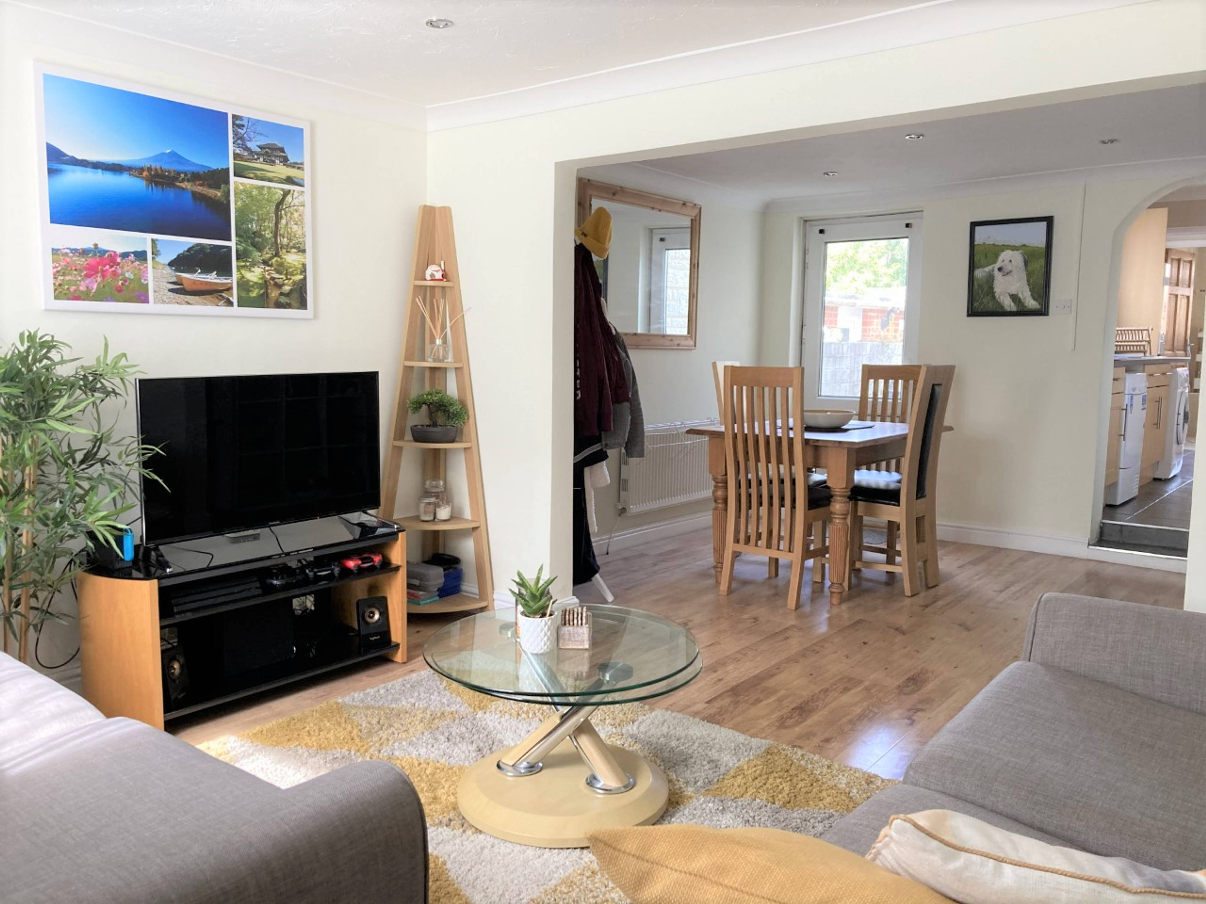 Lounge/Dining Room