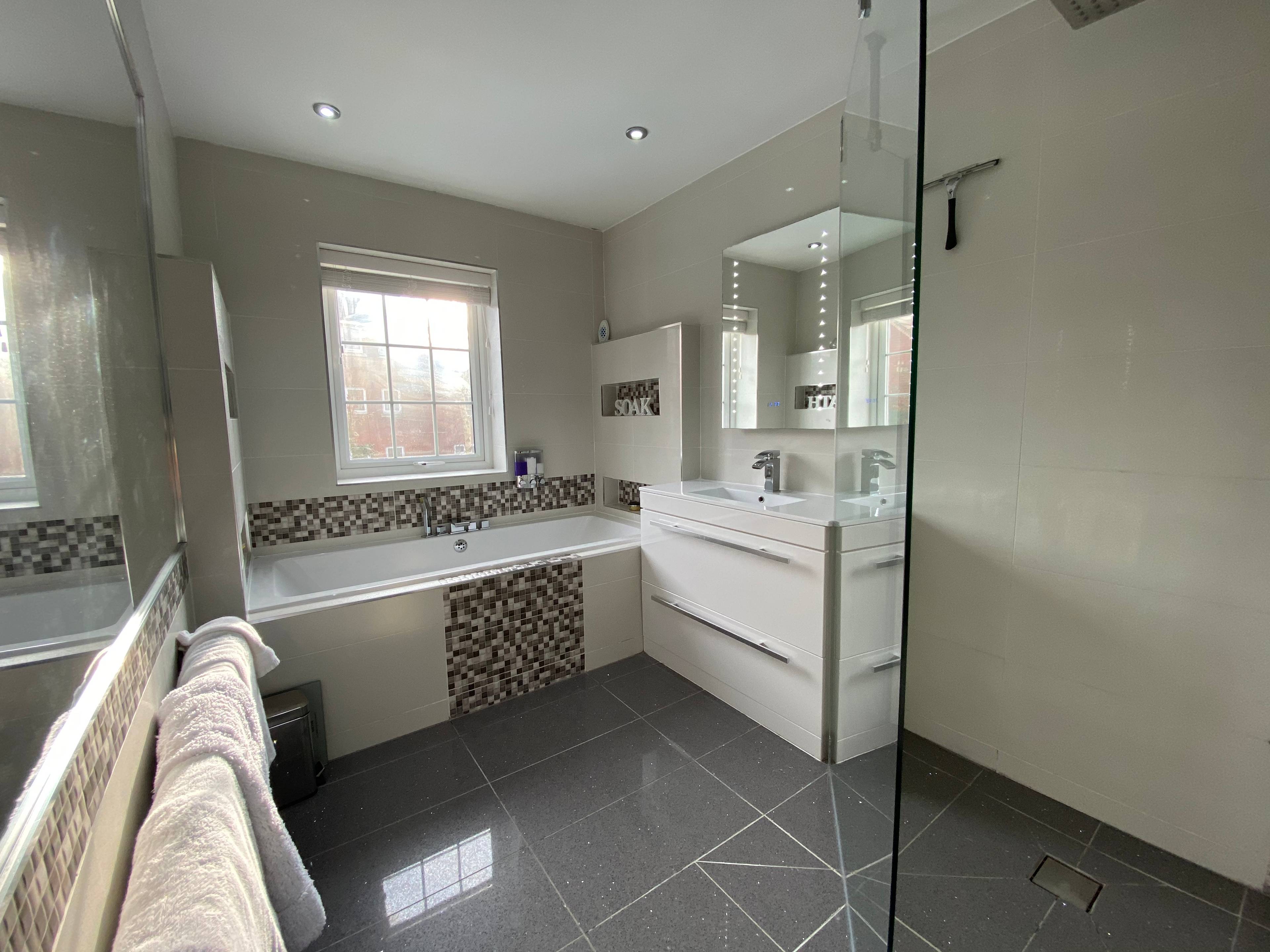 Master En-suite