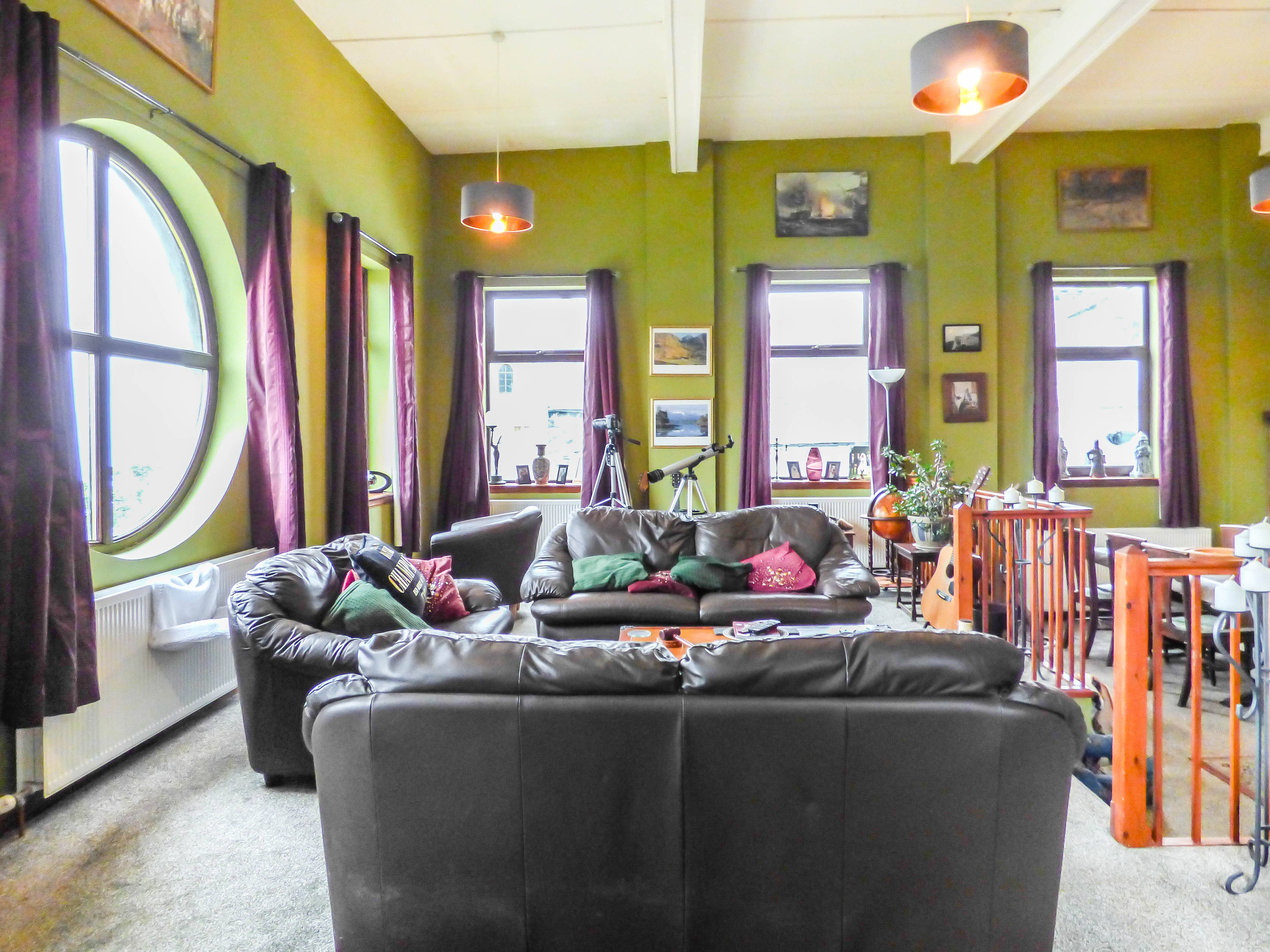 Lounge/Family/Games
