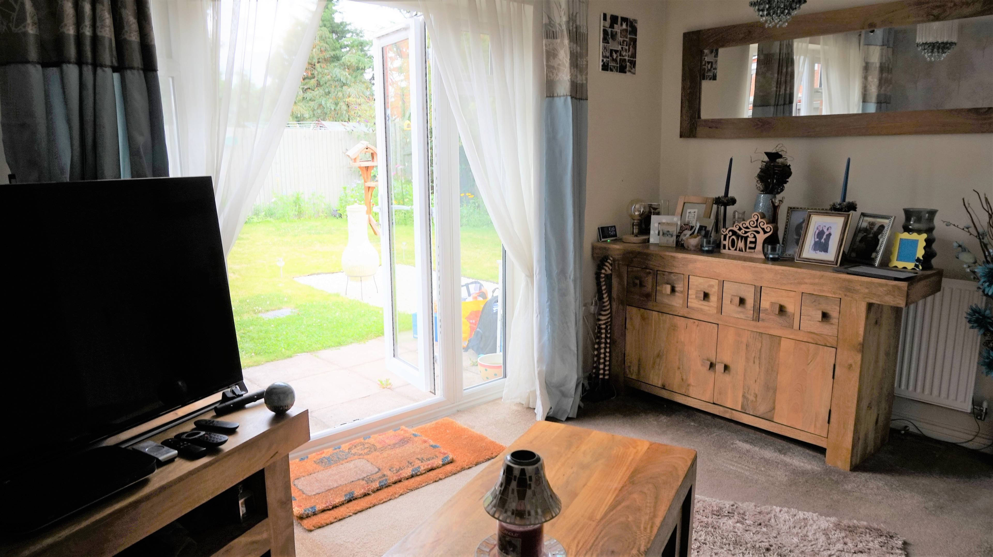Lounge/Dining Room