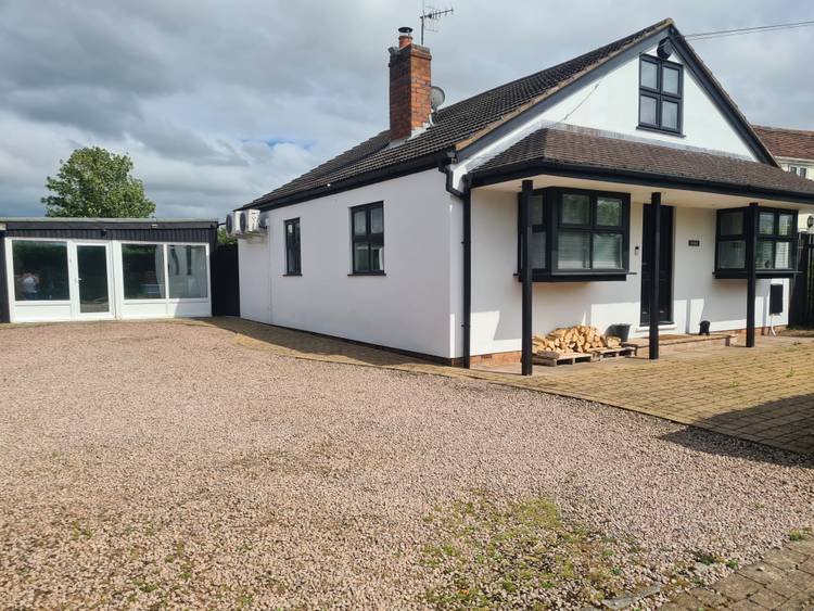 4 bedroom detached bungalow