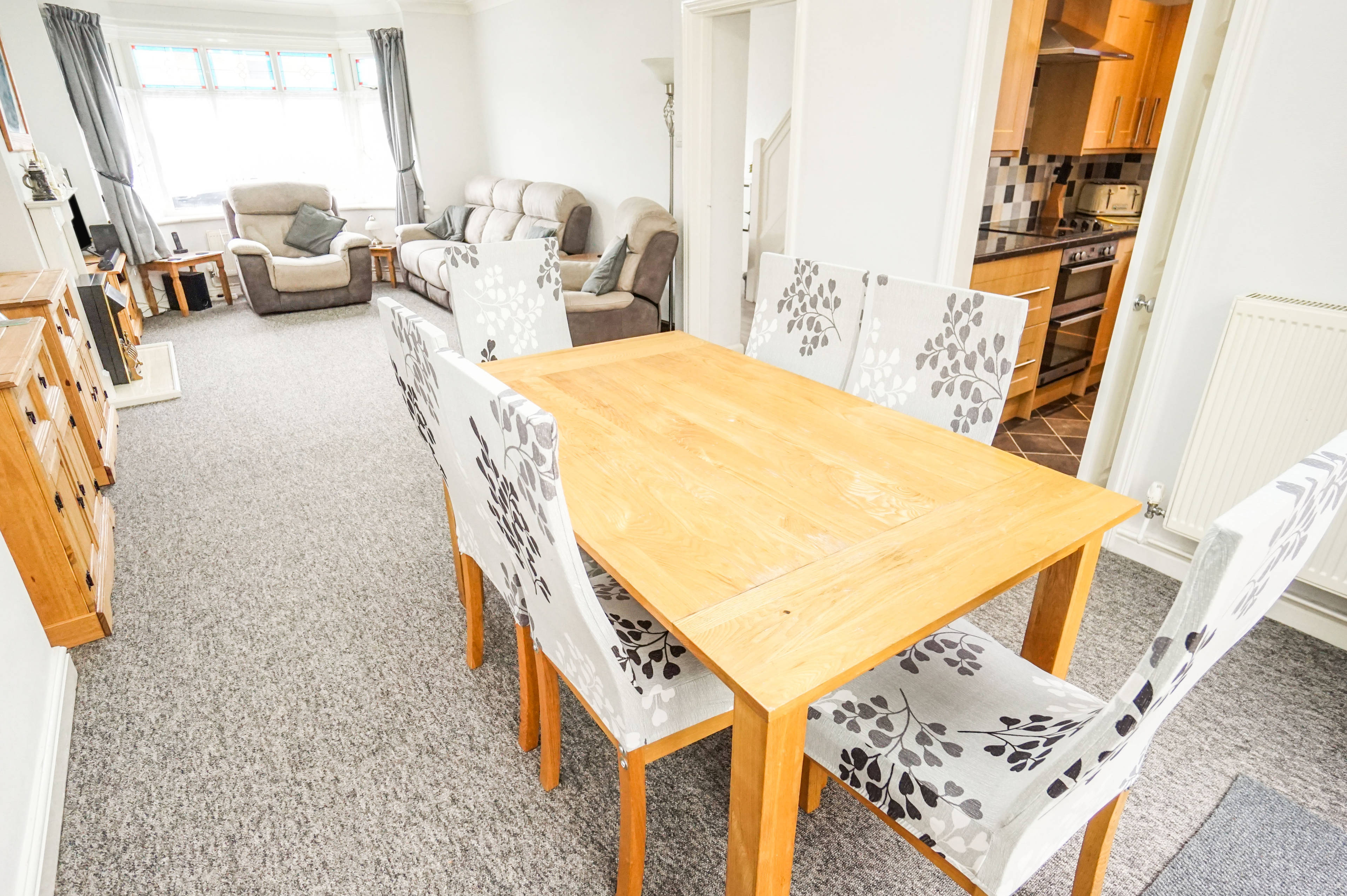 Lounge/Dining Room