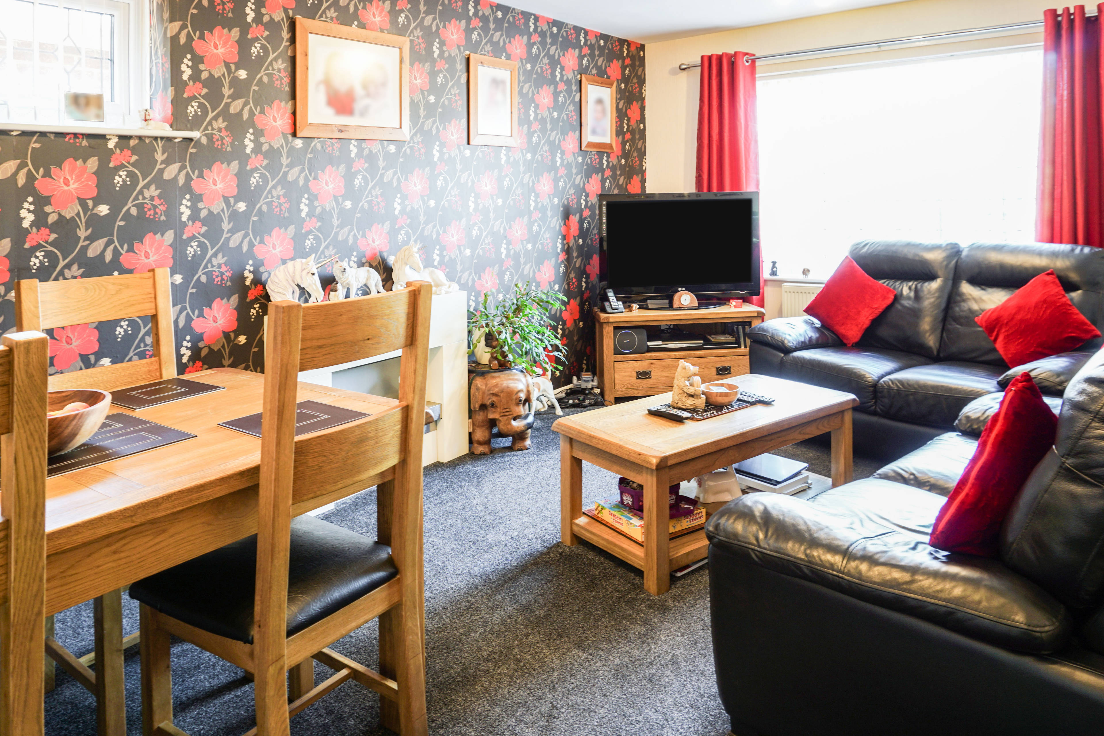 Lounge/Dining Room