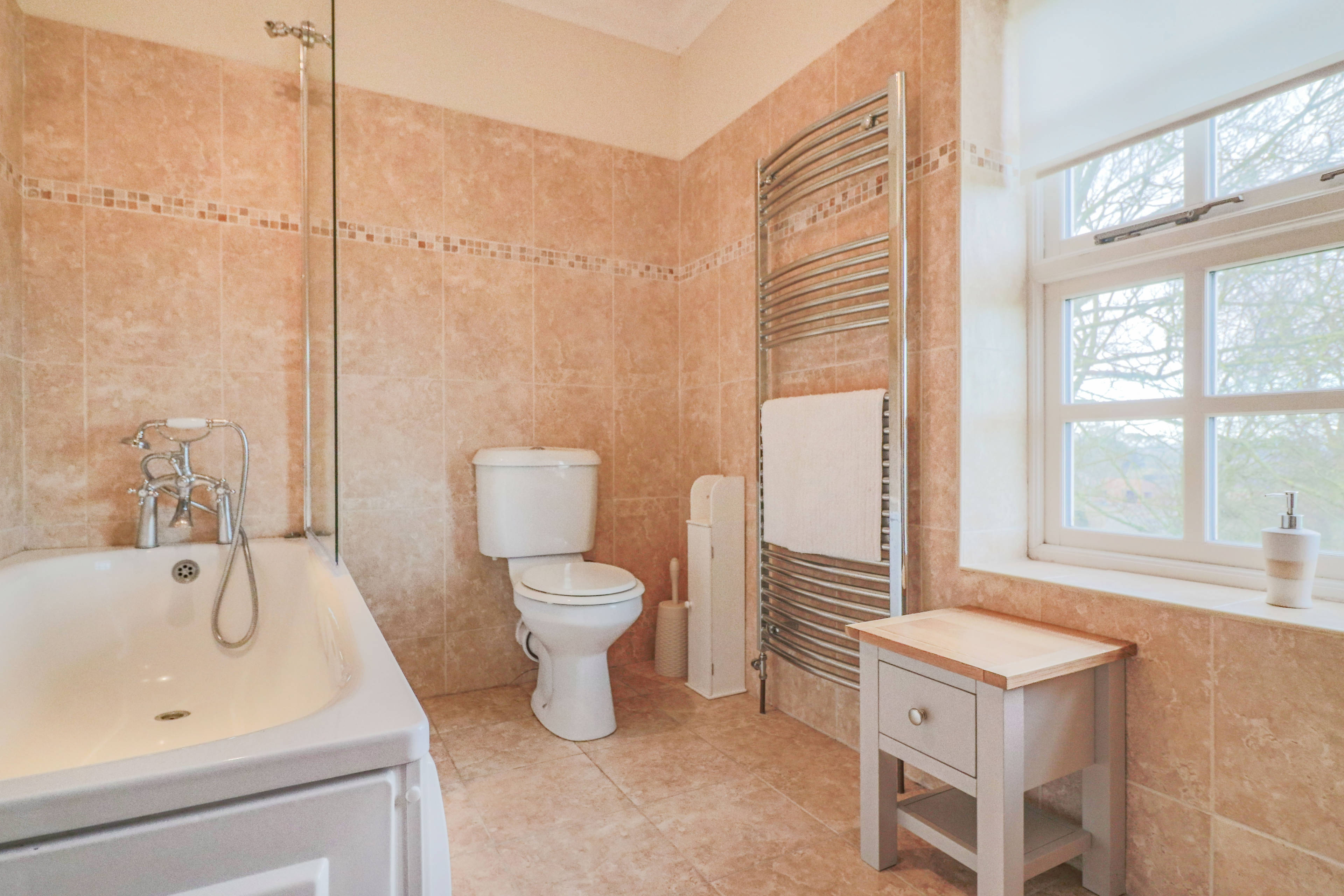 annexe bathroom 