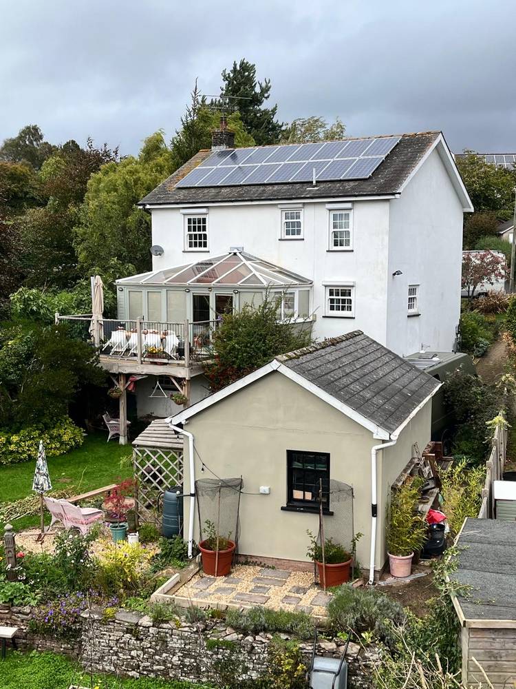 4 bedroom detached house