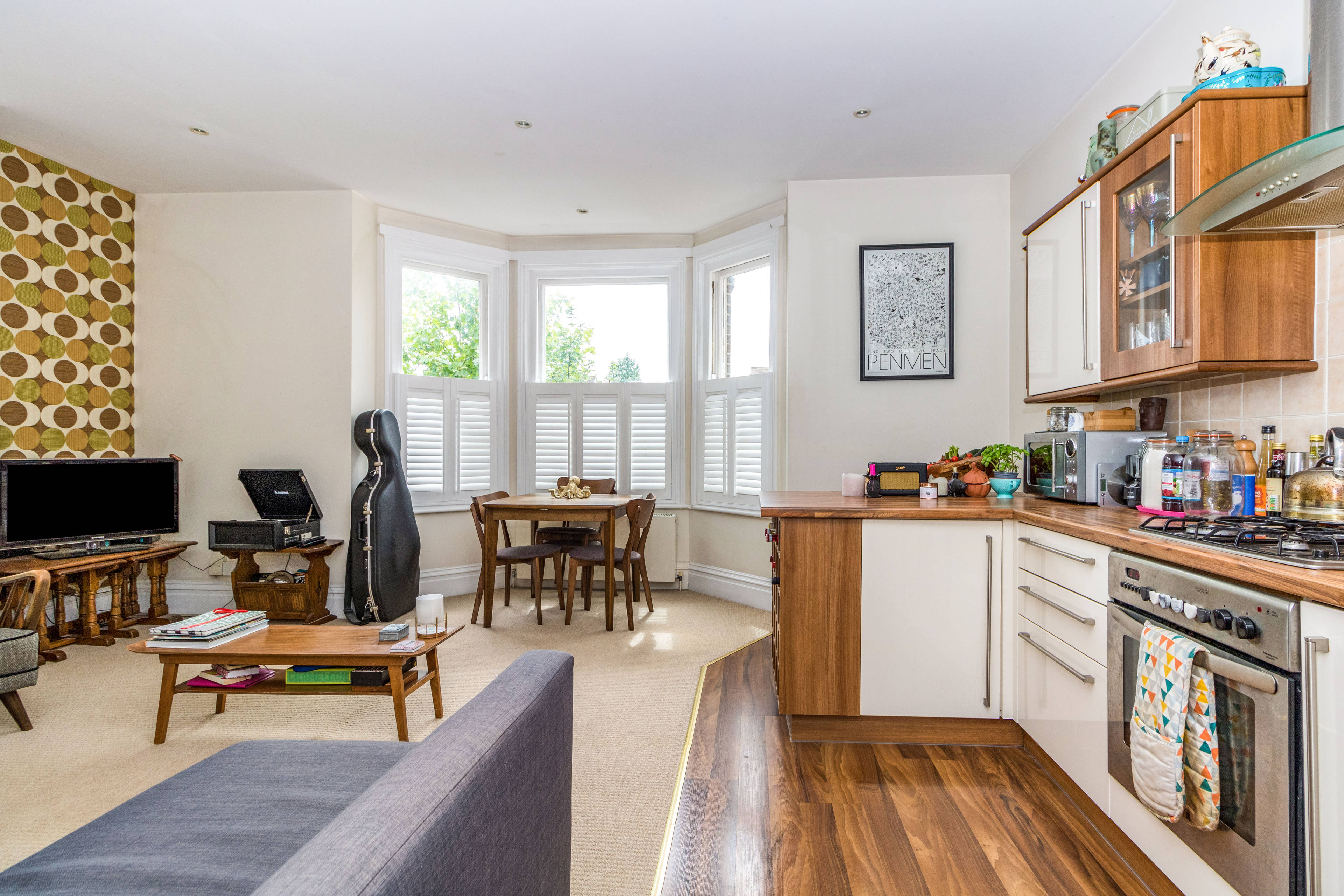 Lounge / Kitchen